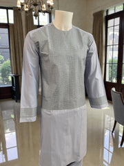 Small Men’s Cool pale lavender Parahan Tumban with Silver Embroidery – Afghan Traditional Outfit
