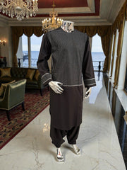 Men’s Dark Grey Parahan Tumban with White Embroidery – Afghan Traditional Outfit (Medium)