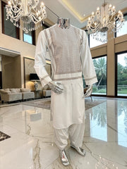 Small Off White Machine Embroidery Yakhan Parahan Tunban – Premium Afghan Traditional Outfit