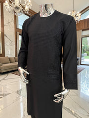 Medium Black Afghan Kameez with Machine Embroidery | Traditional Men’s Parahan Tunban