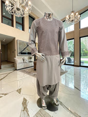 Medium Men’s Light Gray Parahan Tumban with Brown Embroidery – Afghan Traditional Outfit