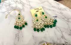 Luxury Silver Tone Green Kundan Choker Necklace Set – 3 Piece Indian Pakistani Bridal Jewelry with Earrings & Maang Tikka 024