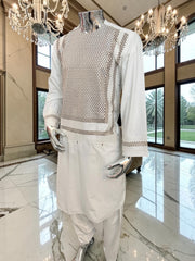 Small Off White Machine Embroidery Yakhan Parahan Tunban – Premium Afghan Traditional Outfit