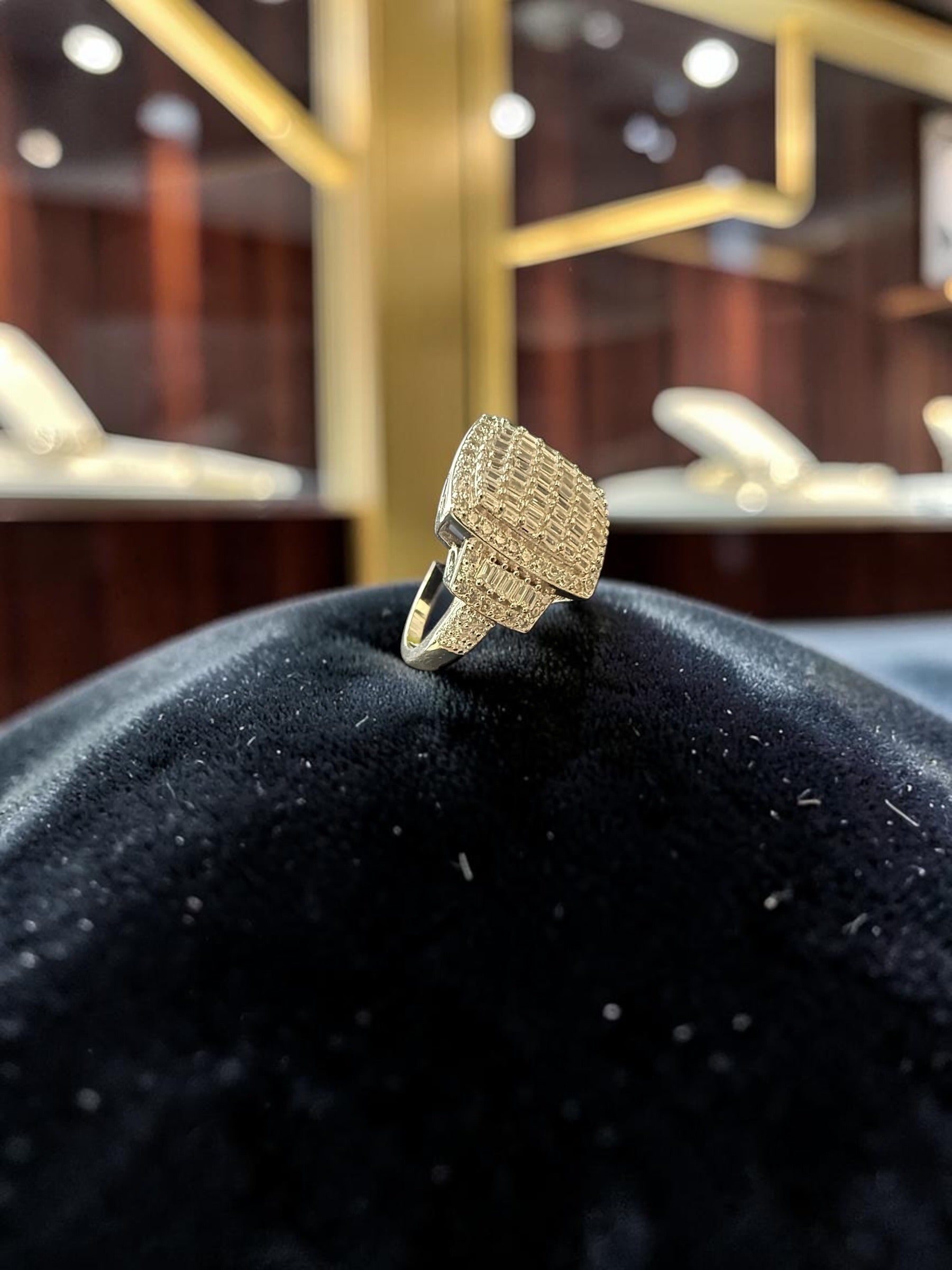925 Sterling Silver Baguette-Cut Square Statement Ring – Size 10.  041