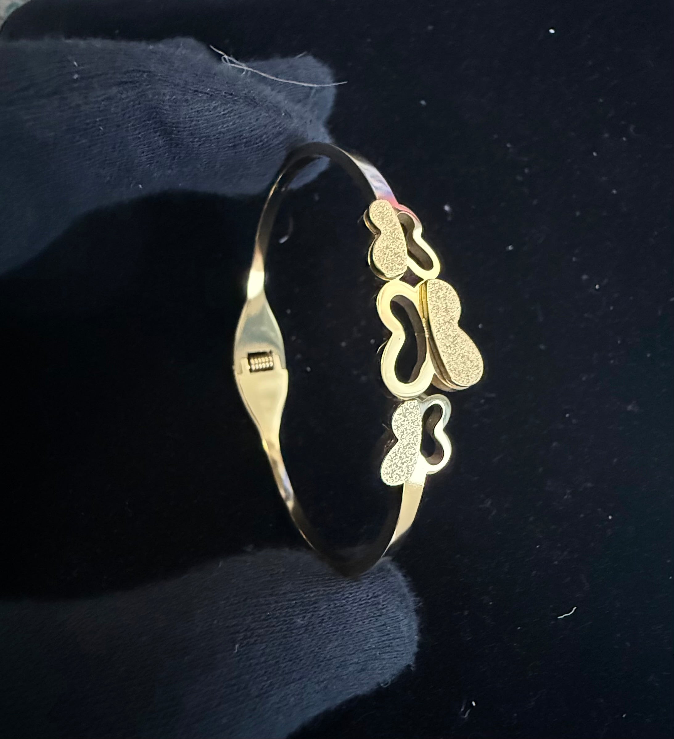 Gold-Tone Butterfly Stretch-Open Bangle Bracelet 8058