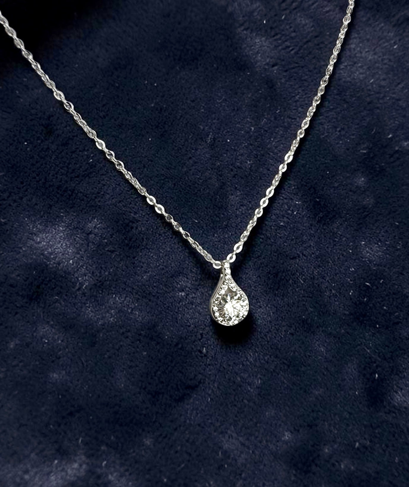 1 Carat Round Moissanite Teardrop Pendant Necklace – Silver Tone Halo Necklace with GRA Certificate & Jewelry Box 7064