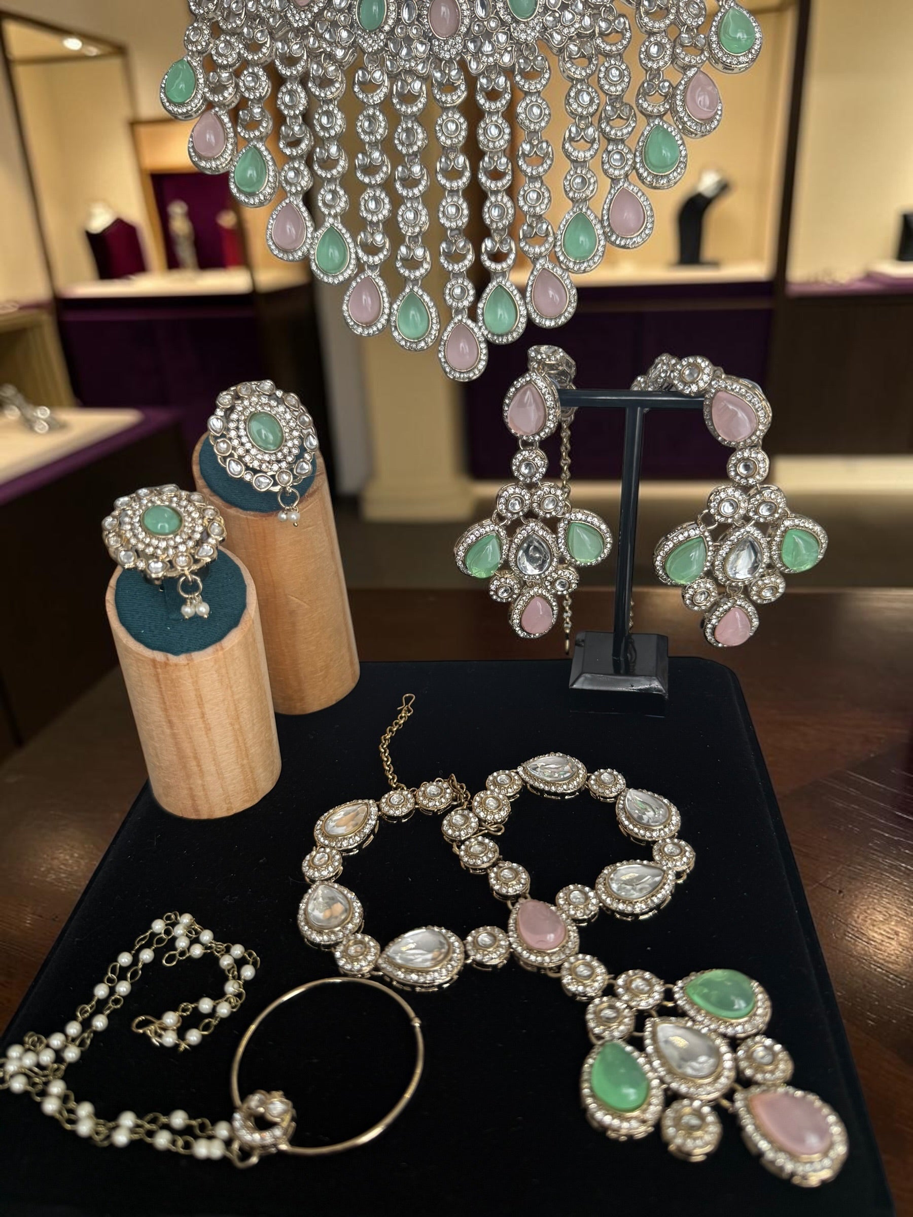 Luxury 6-Piece Mint Green & Blush Pink Indian Bridal Jewelry Set – Kundan Necklace, Earrings, Sheeshphool, Nath & 2 Adjustable Rings | 2 Gift Boxes 6065