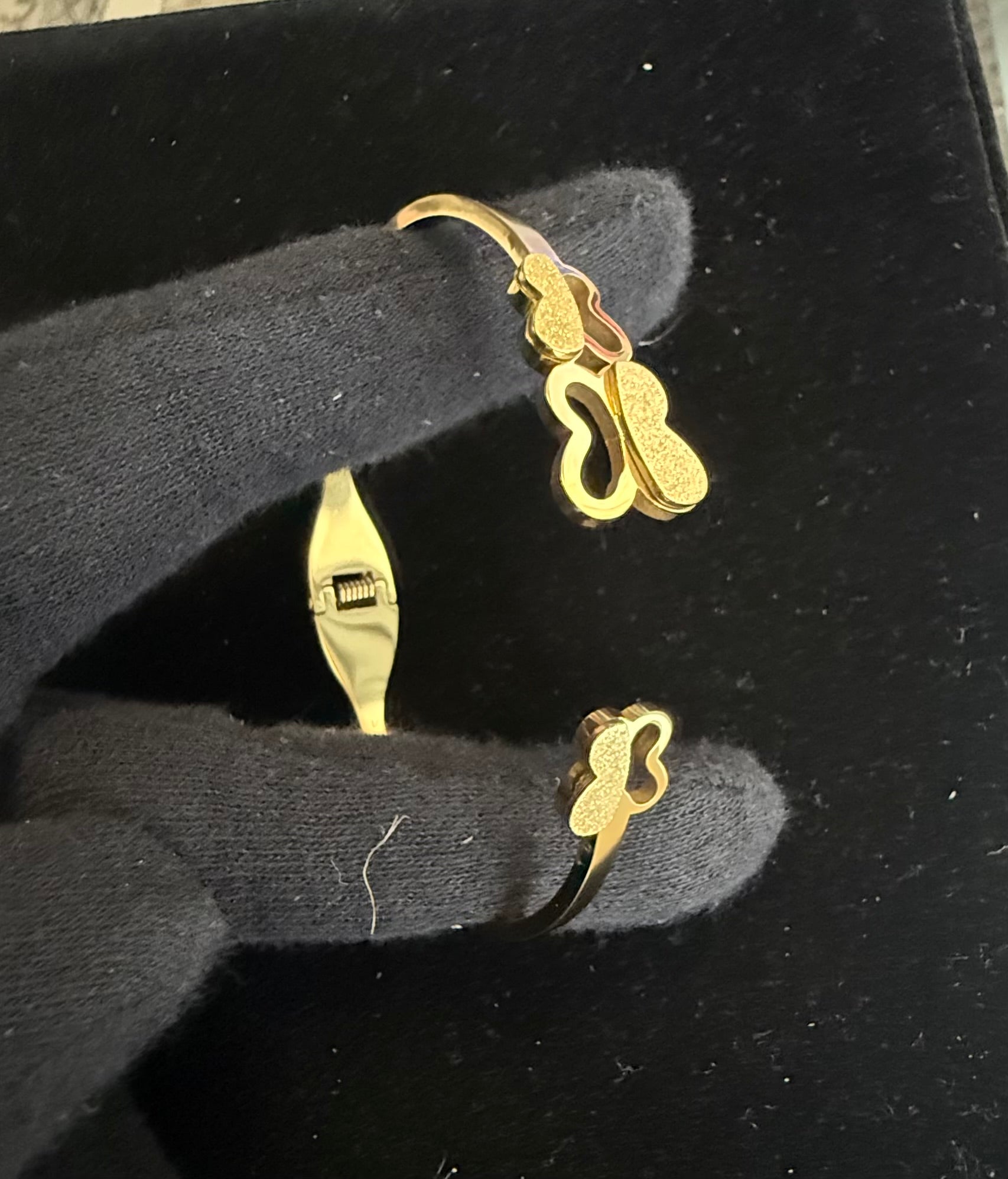 Gold-Tone Butterfly Stretch-Open Bangle Bracelet 8058