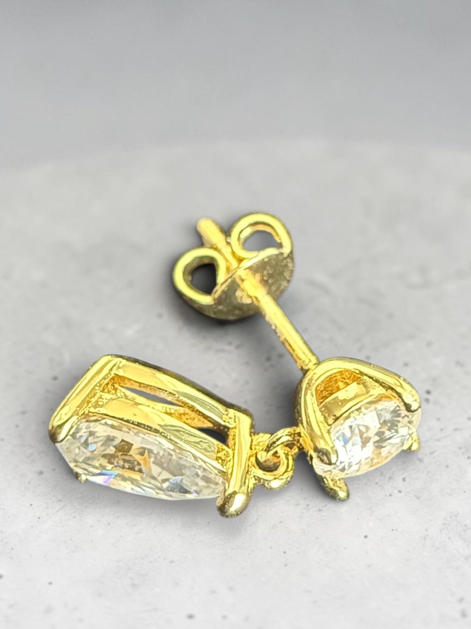 1 CT Certified Pear-Cut Moissanite Drop Earrings – D Color VVS1, Gold or Silver Plated
