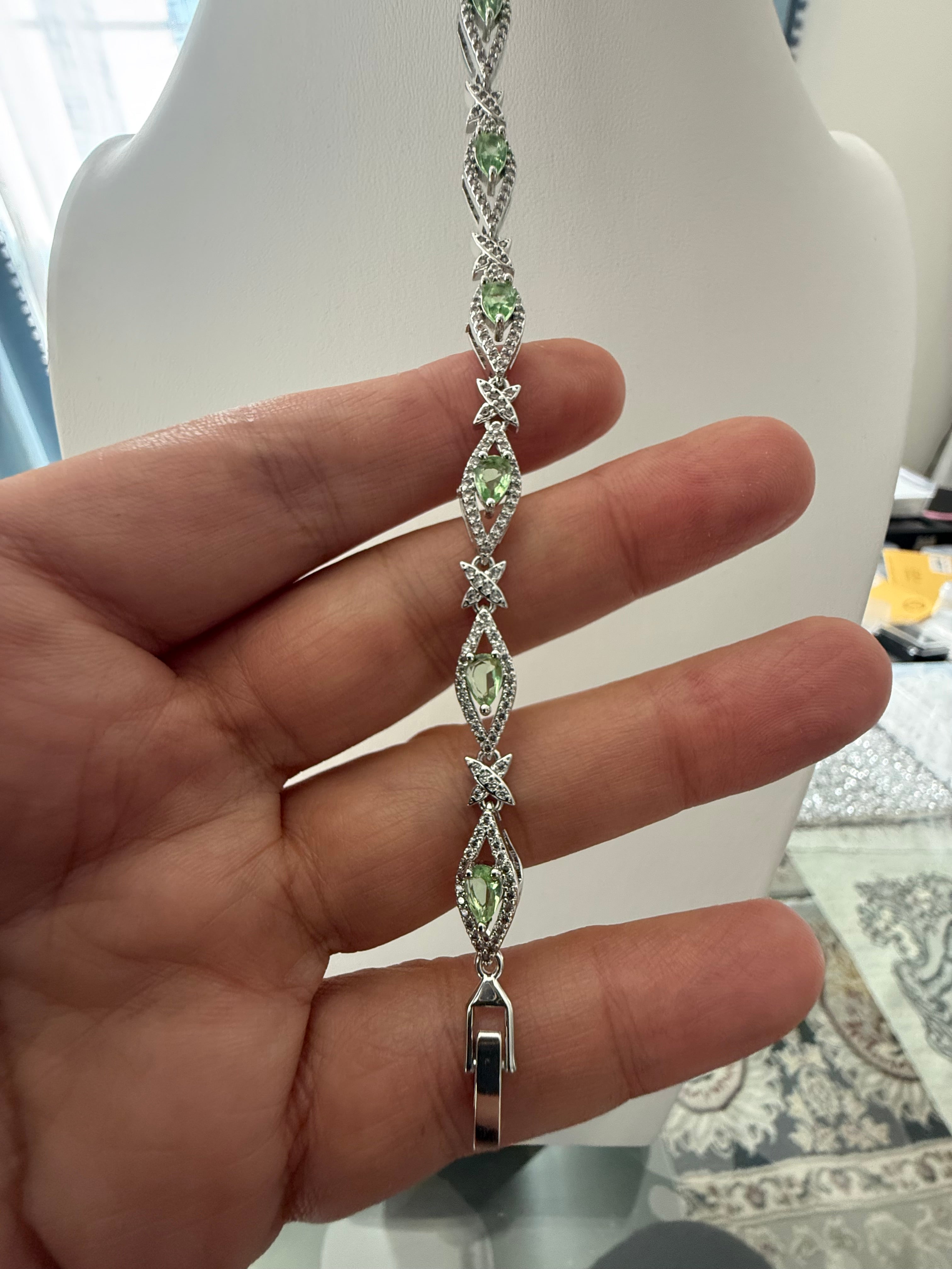 Light Green Teardrop Crystal Bracelet – Silver Tone Halo Link Statement Jewelry 7083