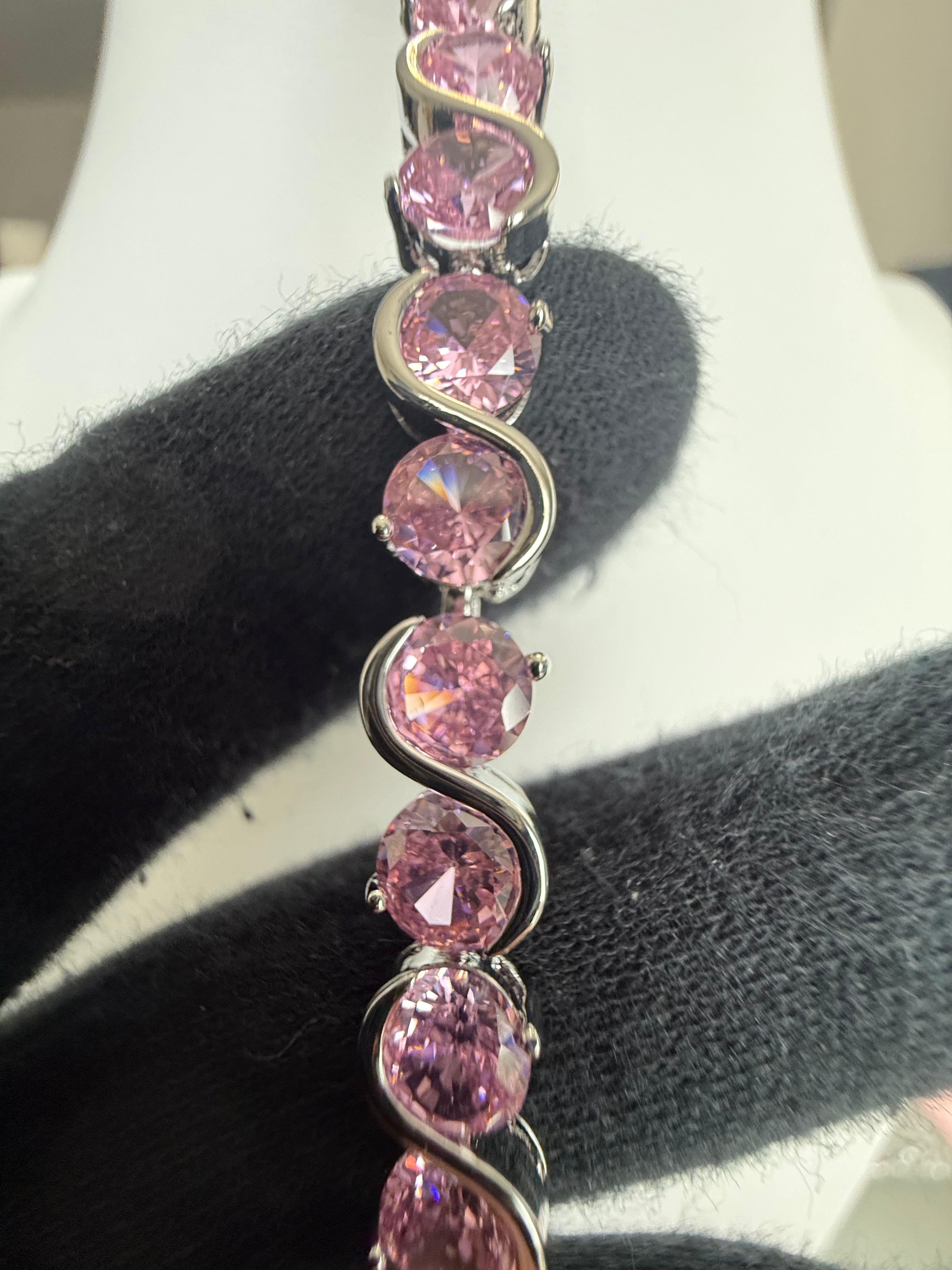 Pink Round-Cut Crystal Infinity Link Bracelet – Silver Tone Elegant Jewelry 7136