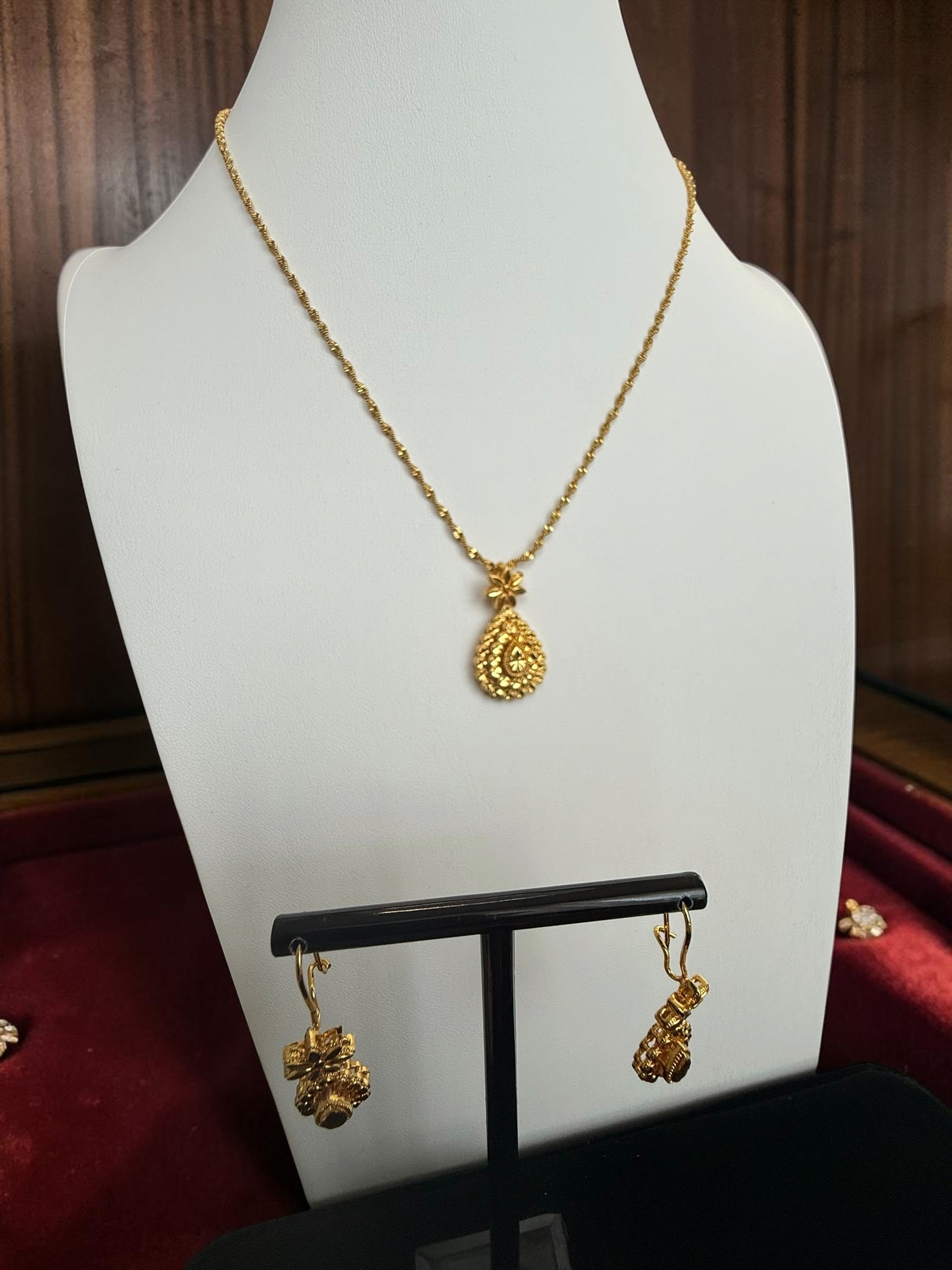 Gold Plated Brass Teardrop Pendant Necklace & Dangle Earrings Set for Women | Lightweight Traditional Jewelry 6090