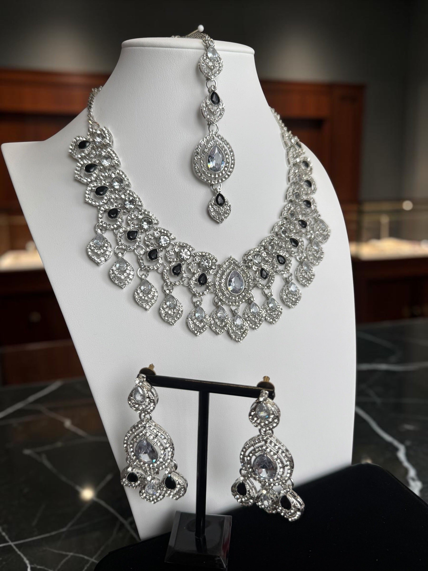 Silver Tone Bridal Jewelry Set with Clear & Black Crystal Accents – Necklace, Earrings & Maang Tikka | Indian Pakistani Afghan Wedding Jewelry | Gift Box Included 6025