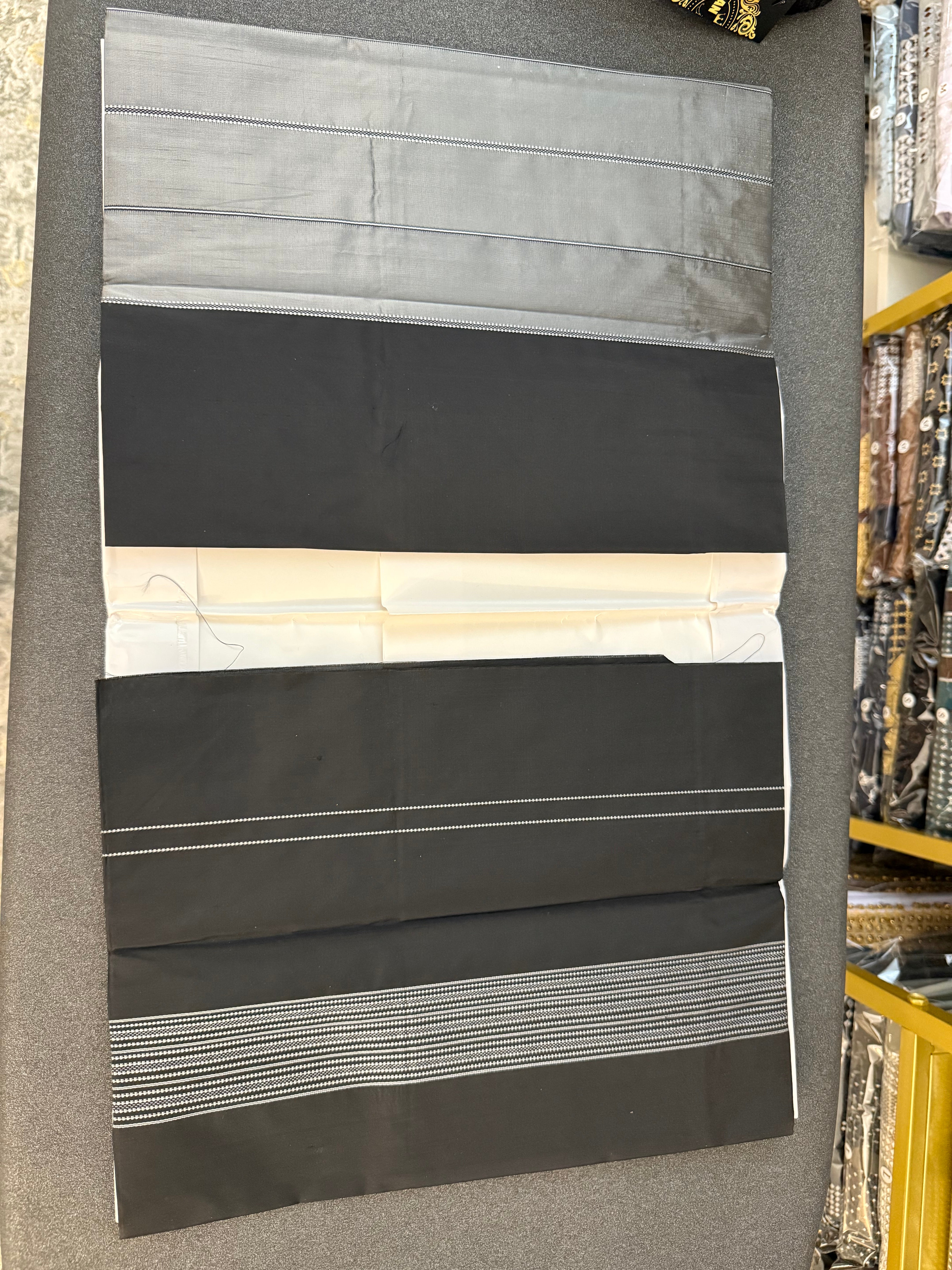 Gray/Black Afghan Lungee