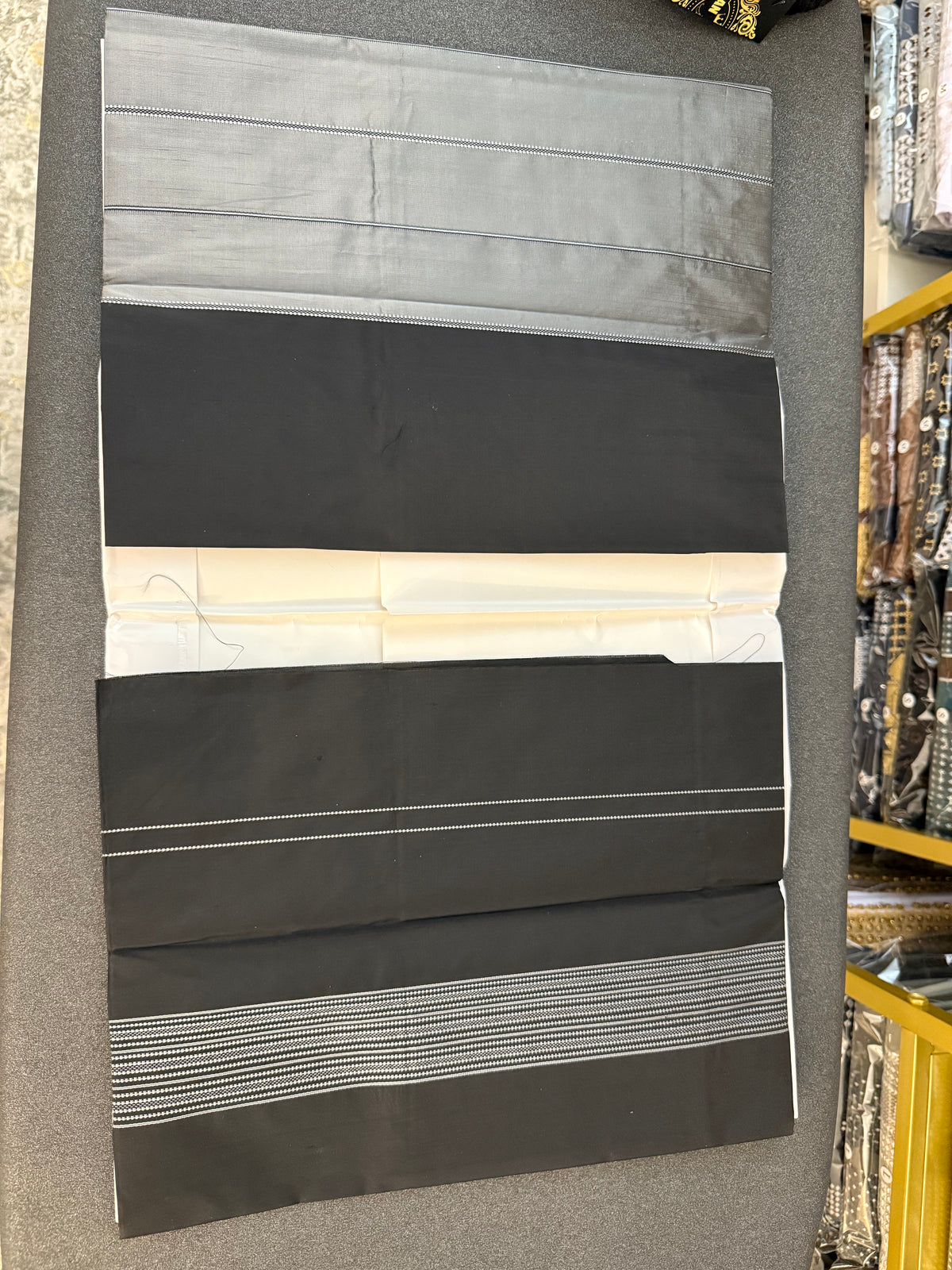 Gray/Black Afghan Lungee