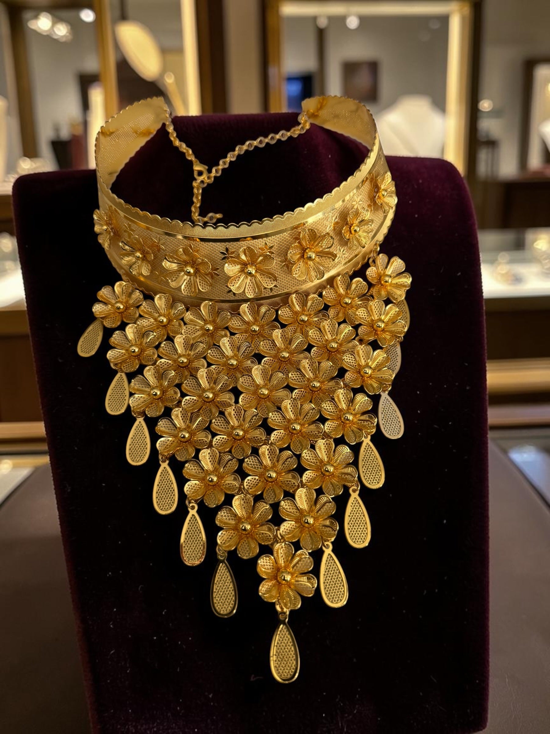 24K Gold-Plated Floral Bridal Jewelry Set – Necklace, Earrings, Bracelet & Ring 039