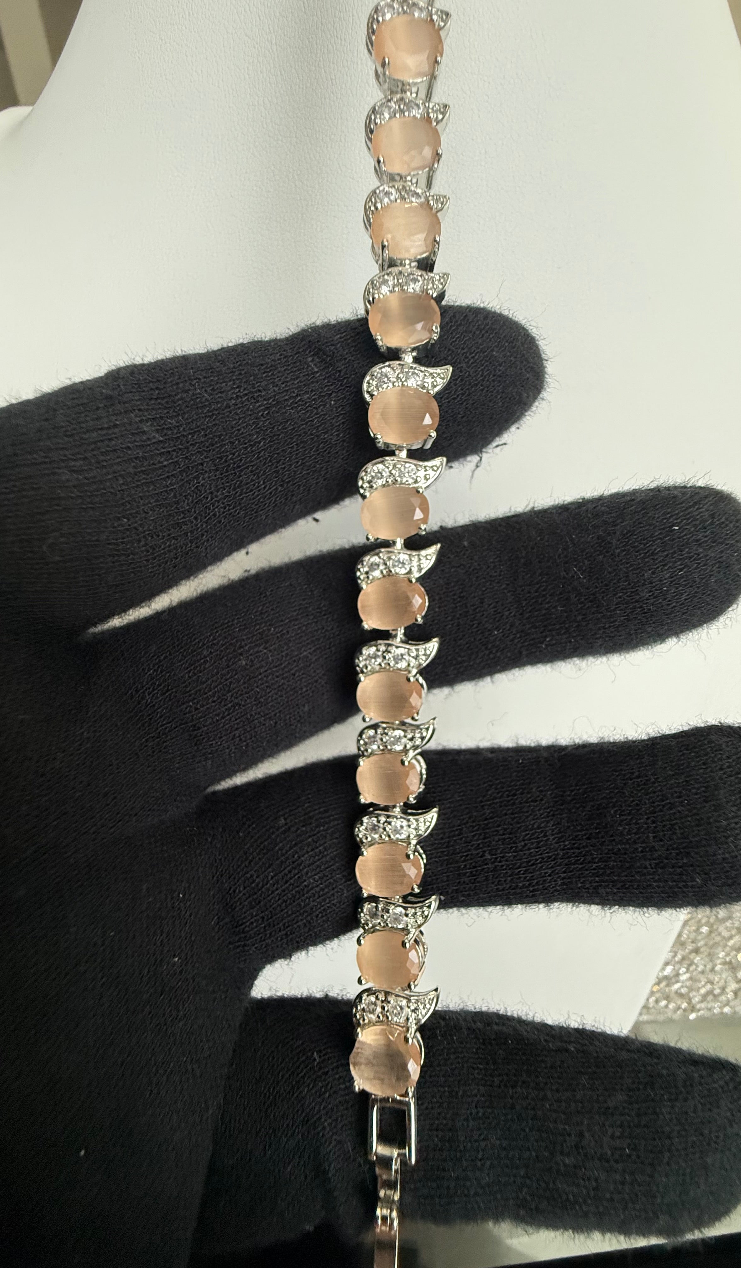 Blush Peach Crystal Leaf Bracelet – Silver Tone Elegant Sparkling Link Jewelry 7103