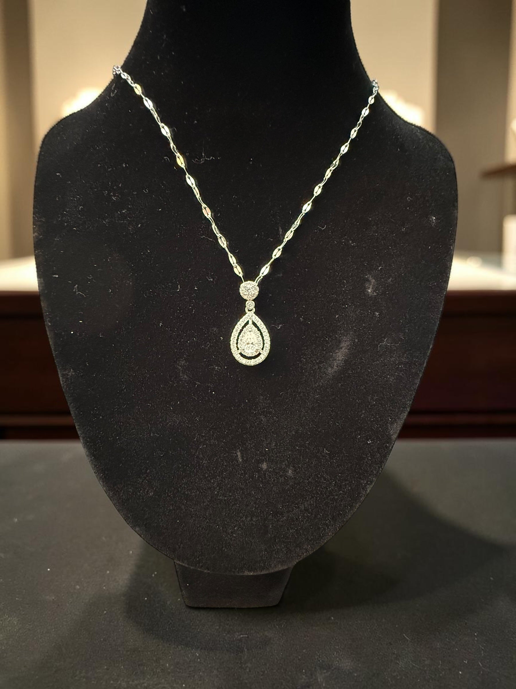 Elegant Teardrop Moissanite Pendant Necklace – Silver Tone 061
