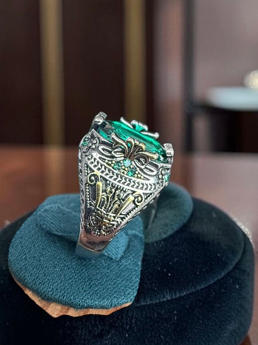 Men’s Vintage Emerald Green Statement Ring – Silver Tone Style Ring with Emerald-Cut Green Crystal | Gothic Cocktail Ring | Gift for Him 6080