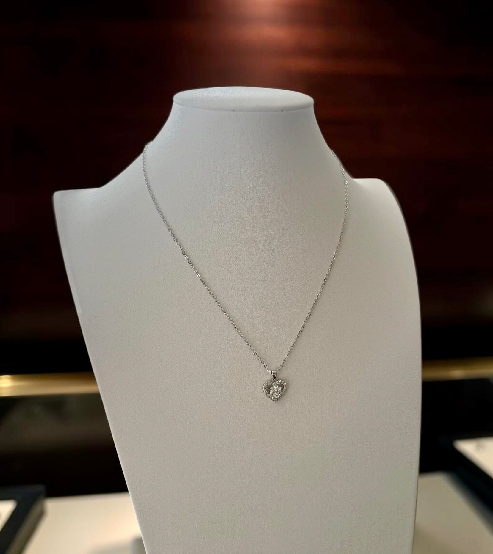 1 Carat Round Cut Moissanite Heart Pendant Necklace – Silver Tone Halo Necklace with GRA Certificate & Jewelry Box 7062