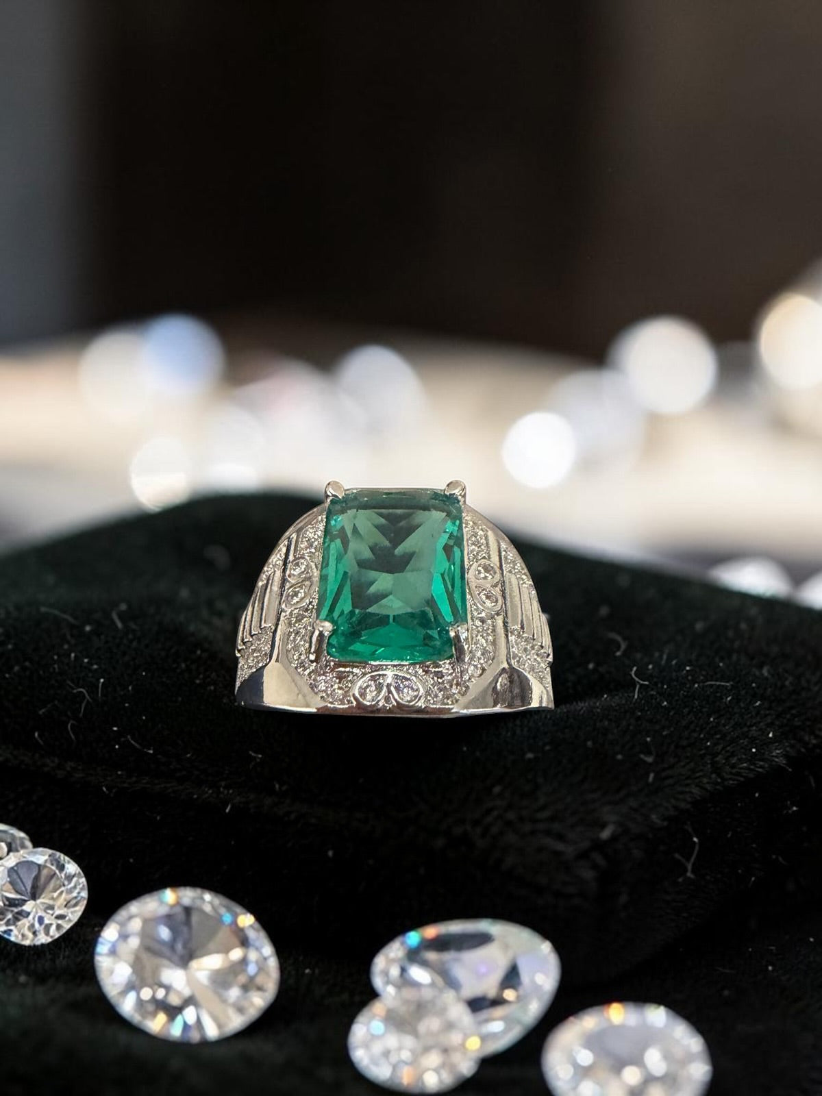 Men’s Emerald Green Zircon Signet Ring – Silver Plated Brass Statement Ring with Halo & Baguette Accents C1