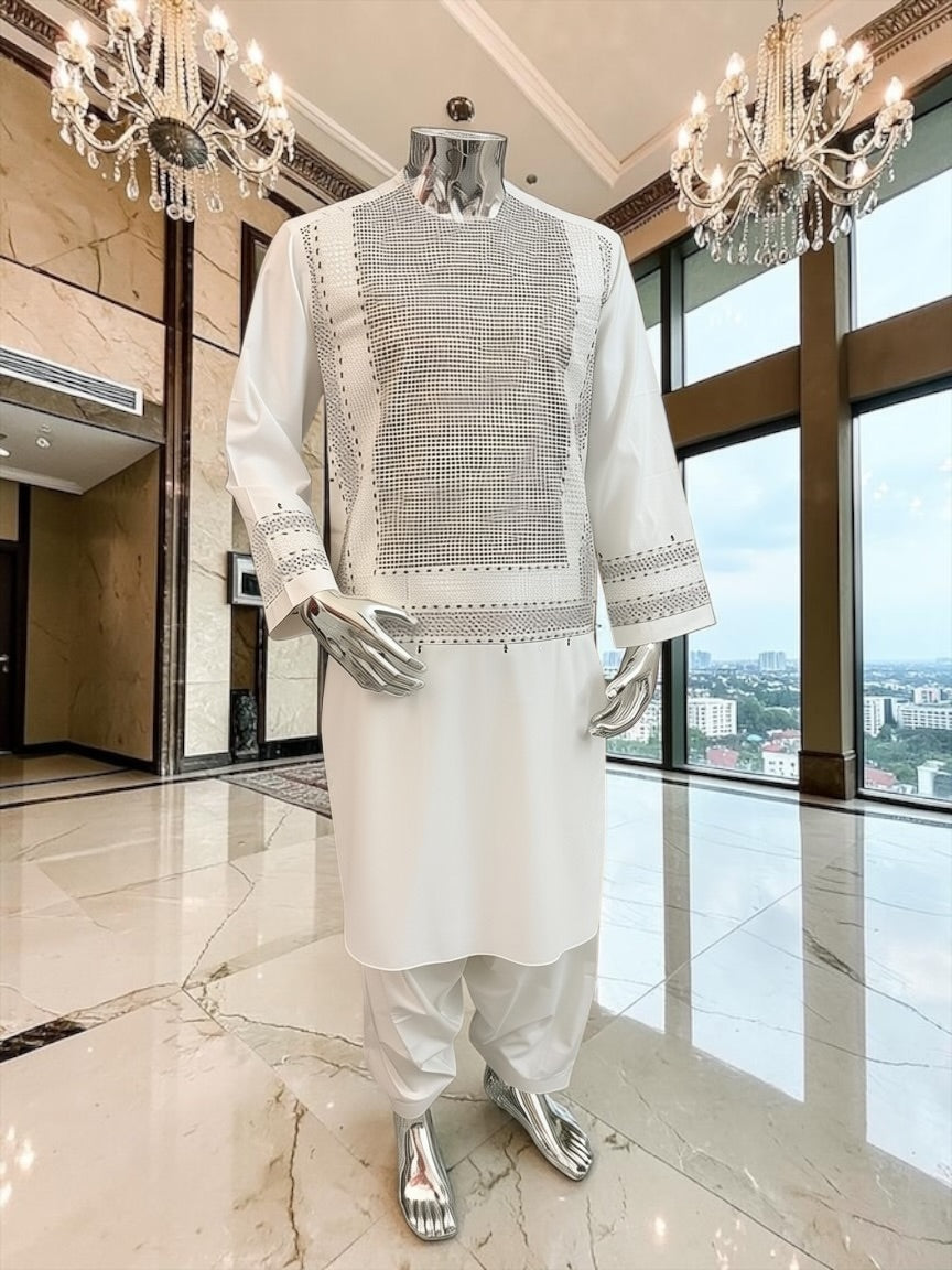 Medium Off White Machine Embroidery Yakhan Parahan Tunban – Premium Afghan Traditional Outfit