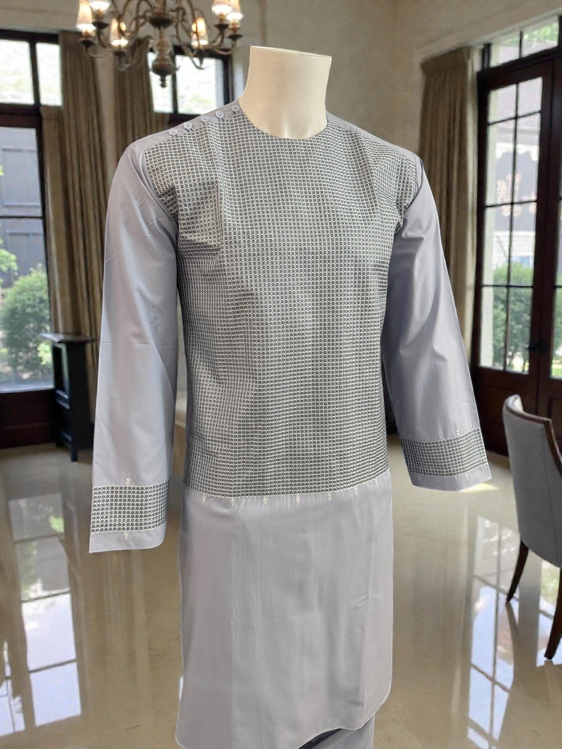 Small Men’s Cool pale lavender Parahan Tumban with Silver Embroidery – Afghan Traditional Outfit
