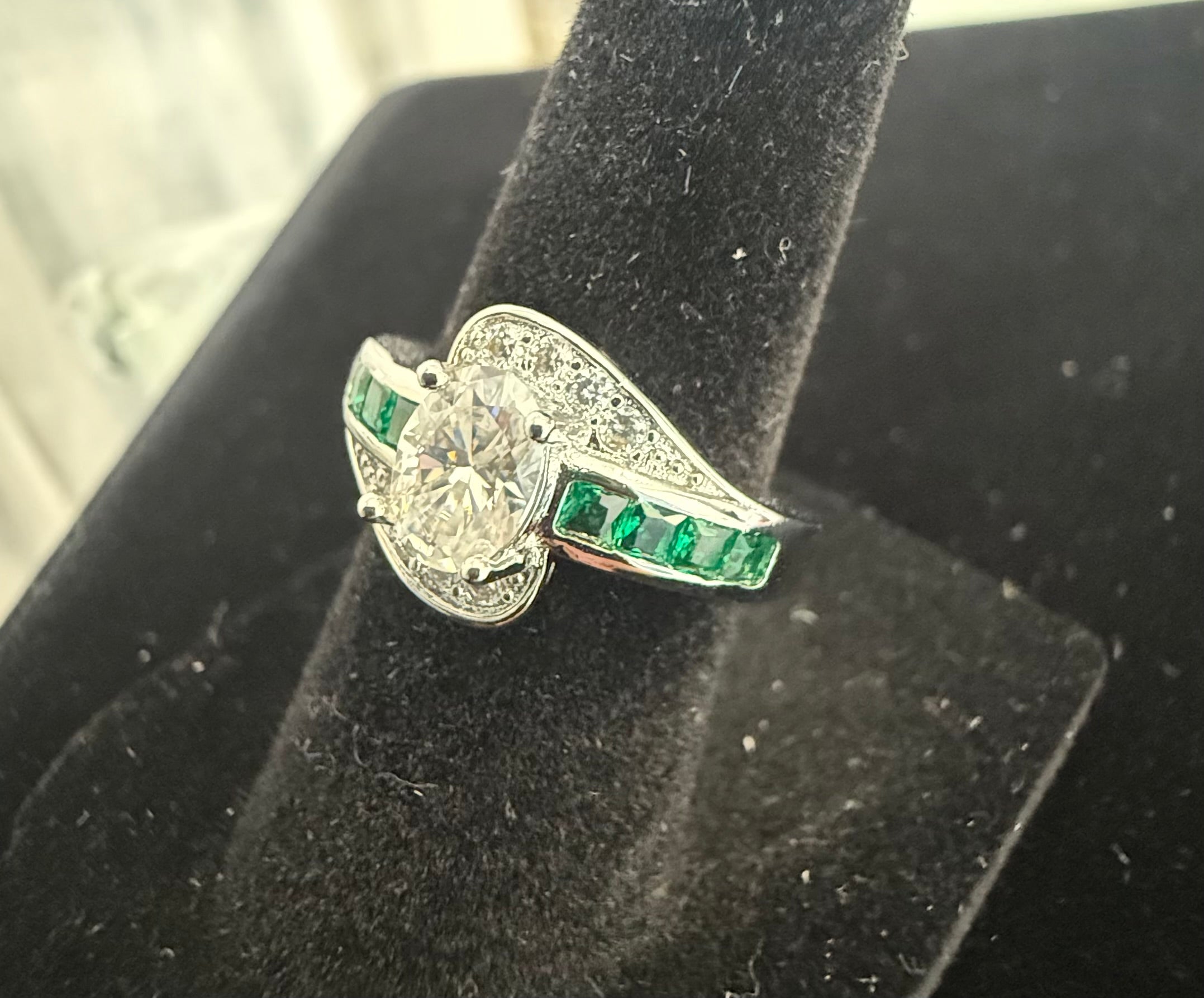 Women’s Moissanite Ring Size 5.5 – Sparkling Elegant Statement Ring. 6020