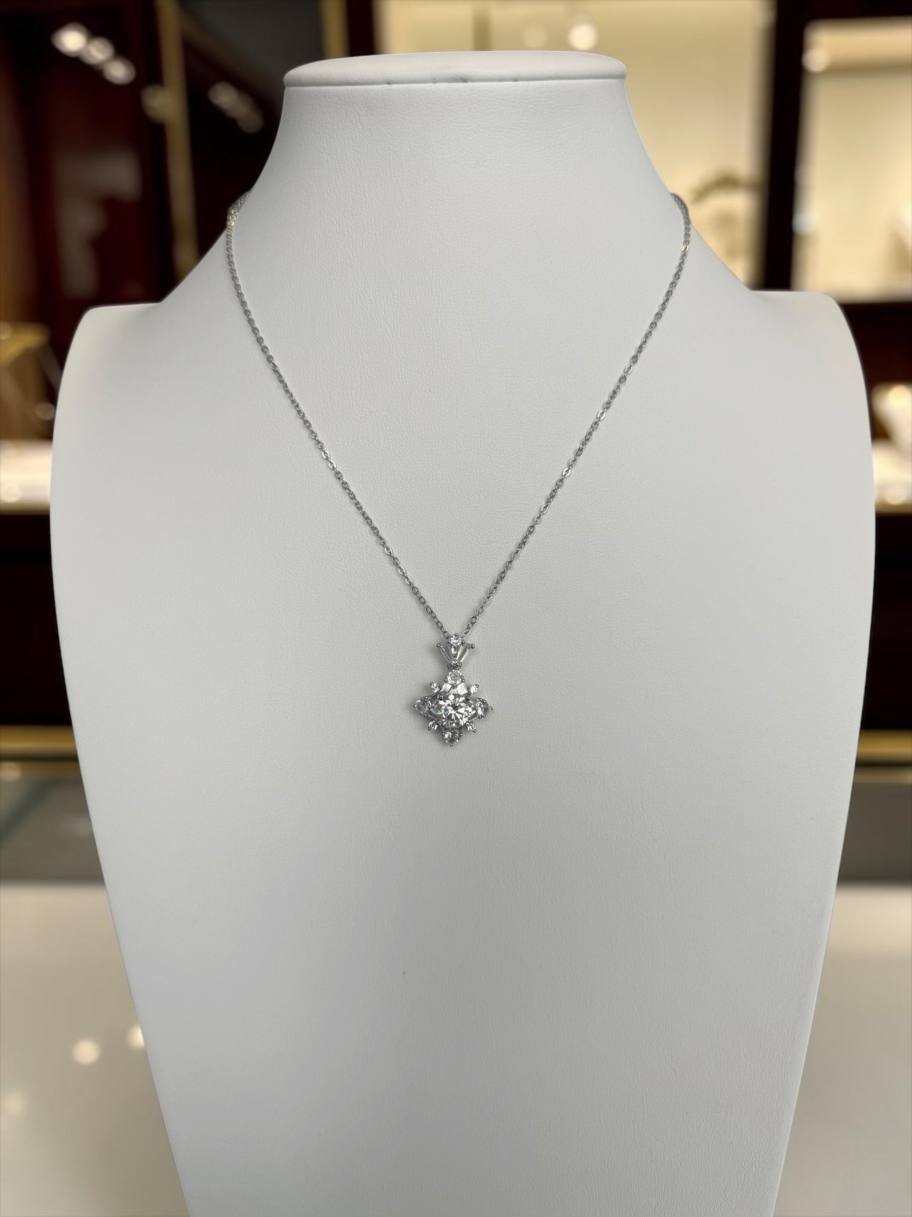 S925 Sterling Silver Round Cut Statement Pendant Necklace – Multi-Cut Crystal Halo 7160