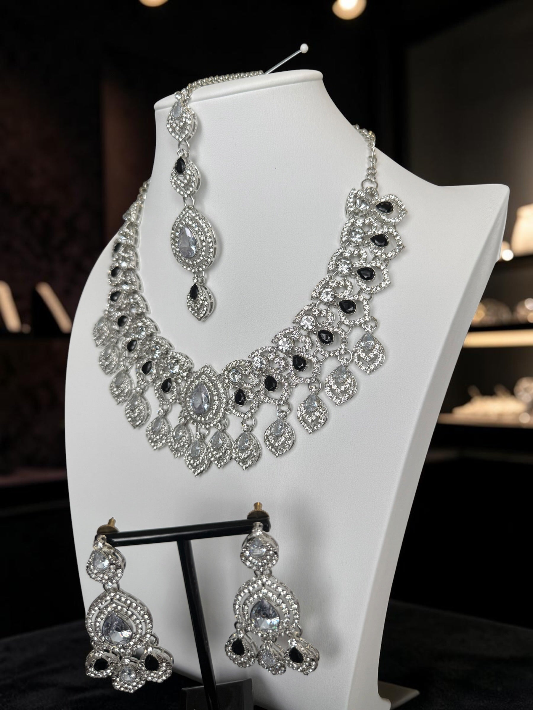 Silver Tone Bridal Jewelry Set with Clear & Black Crystal Accents – Necklace, Earrings & Maang Tikka | Indian Pakistani Afghan Wedding Jewelry | Gift Box Included 6025