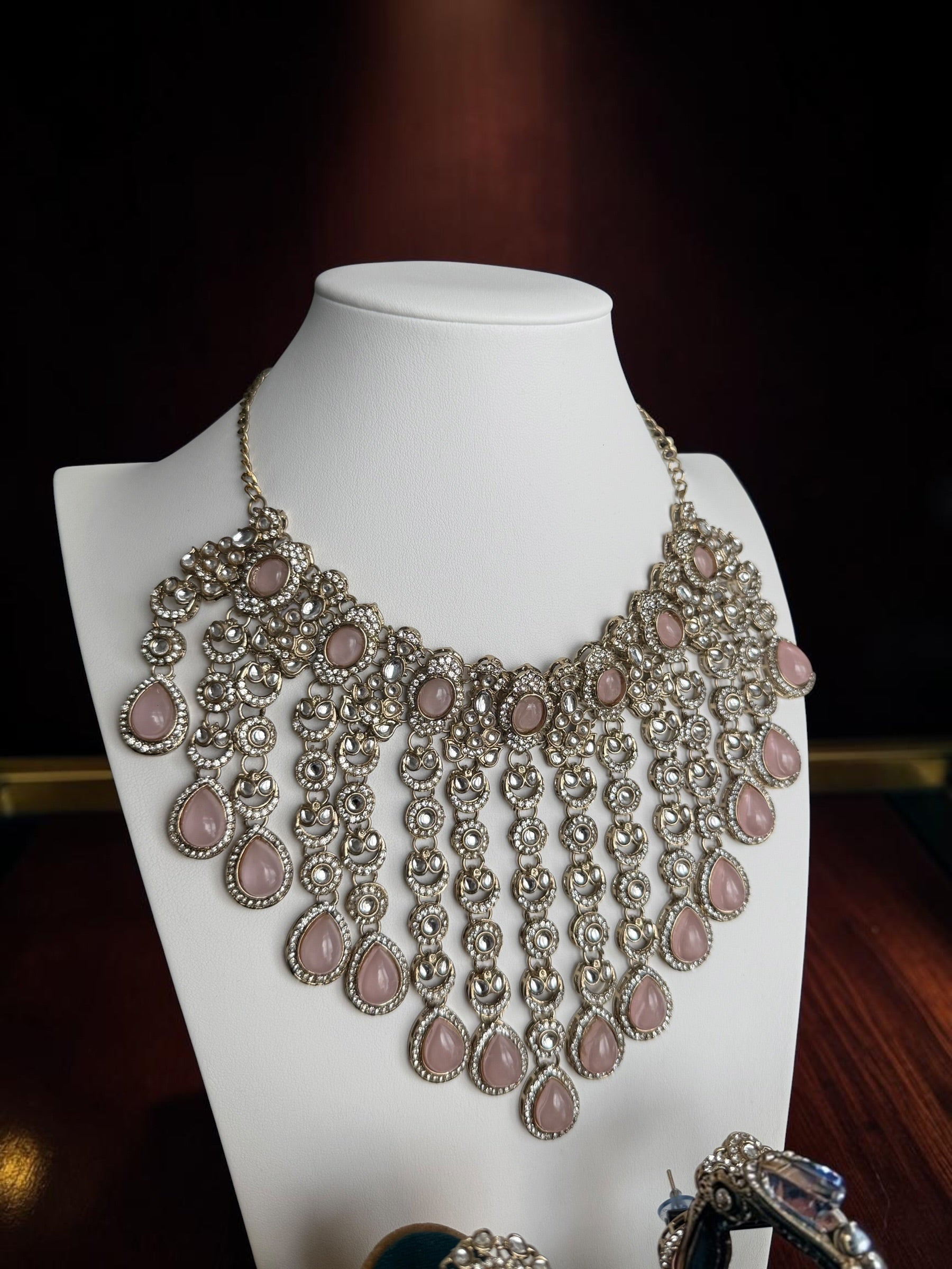 Luxury 6-Piece Blush Pink Indian Bridal Jewelry Set – Kundan Necklace, Earrings, Sheeshphool, Nath & 2 Adjustable Rings | Brass Alloy | 2 Gift Boxes 6063