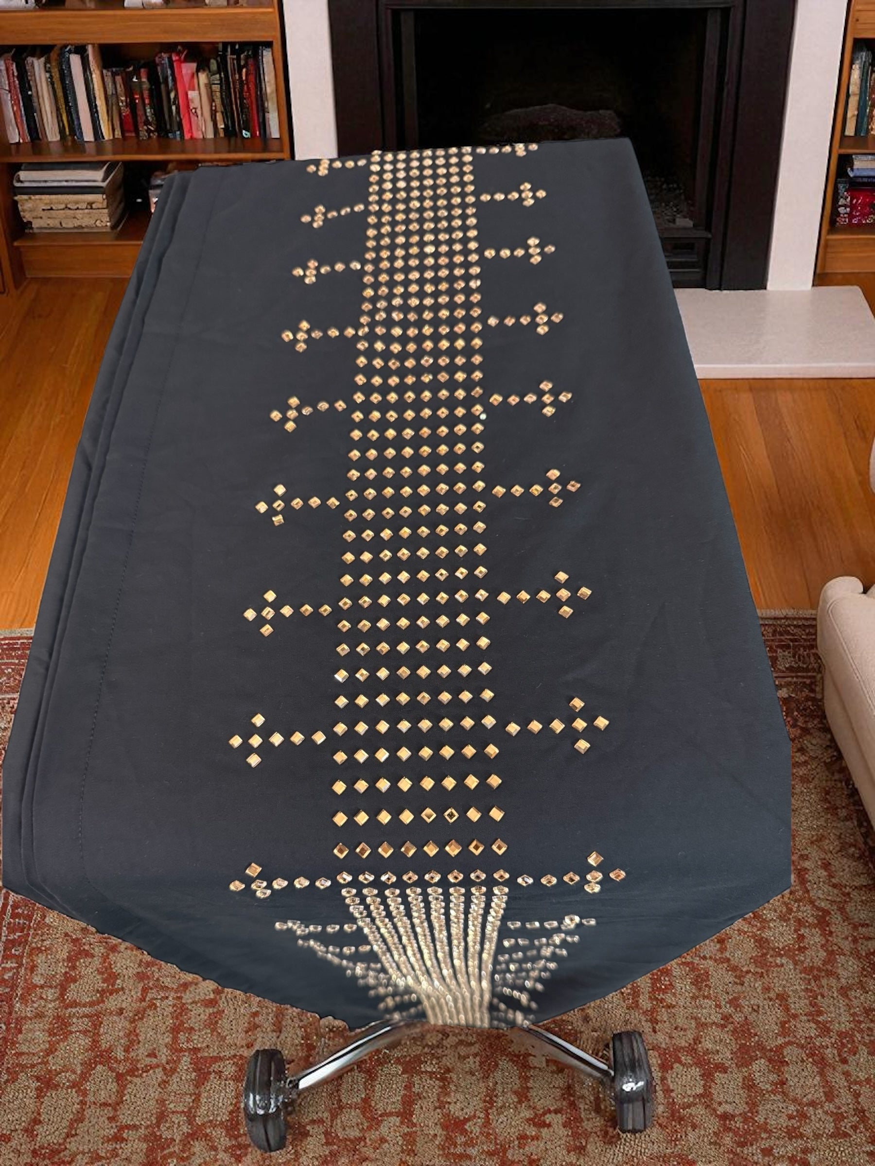 Black & Gold Chadder Shawl – Shesha Mirror Work & Geometric Detailing