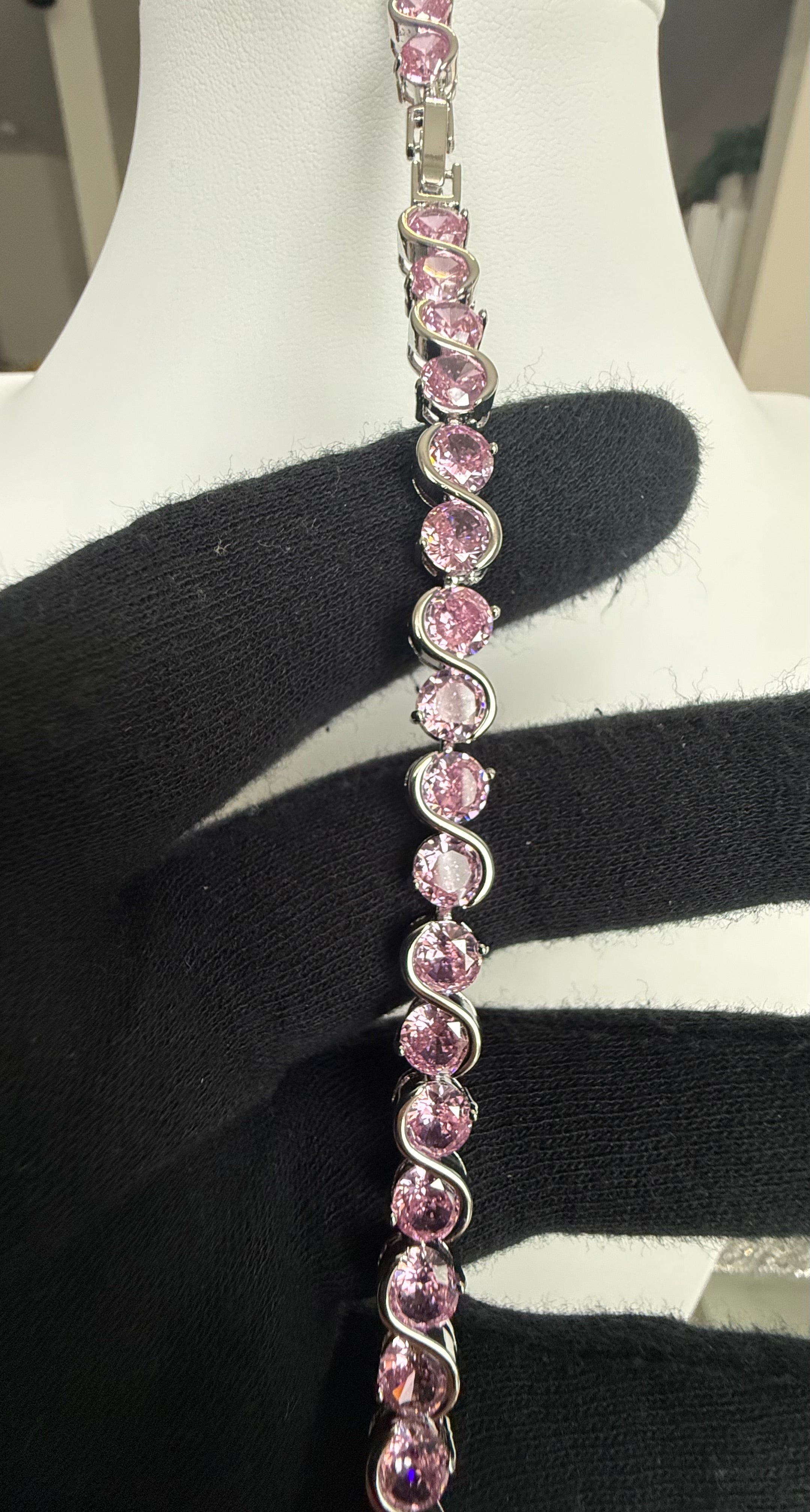 Pink Round-Cut Crystal Infinity Link Bracelet – Silver Tone Elegant Jewelry 7136