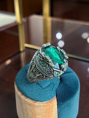 Men’s Vintage Emerald Green Statement Ring – Silver Tone Style Ring with Emerald-Cut Green Crystal | Gothic Cocktail Ring | Gift for Him 6080