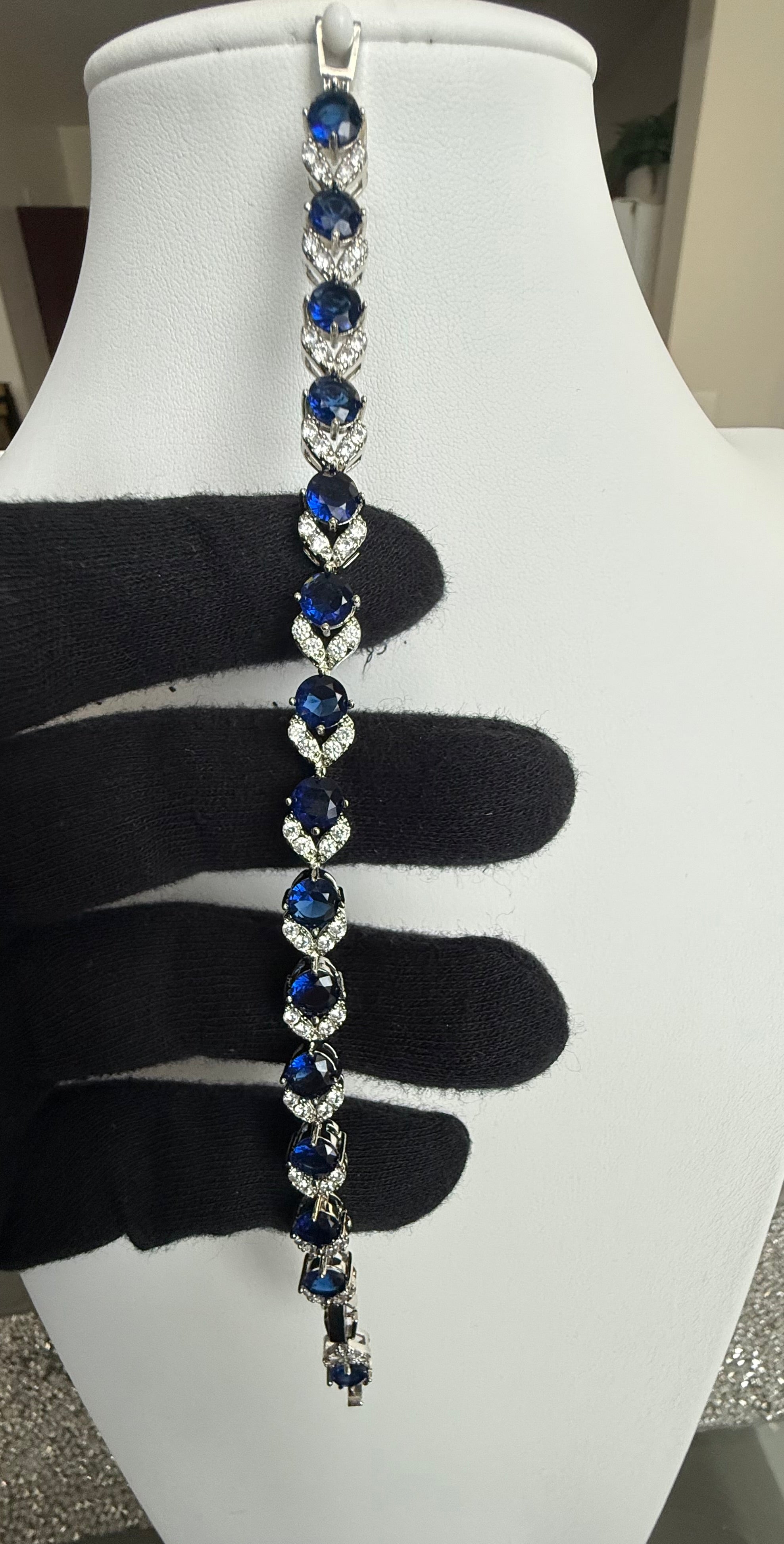 Royal Blue Crystal Leaf Link Bracelet – Silver Tone Elegant Statement Jewelry 7104