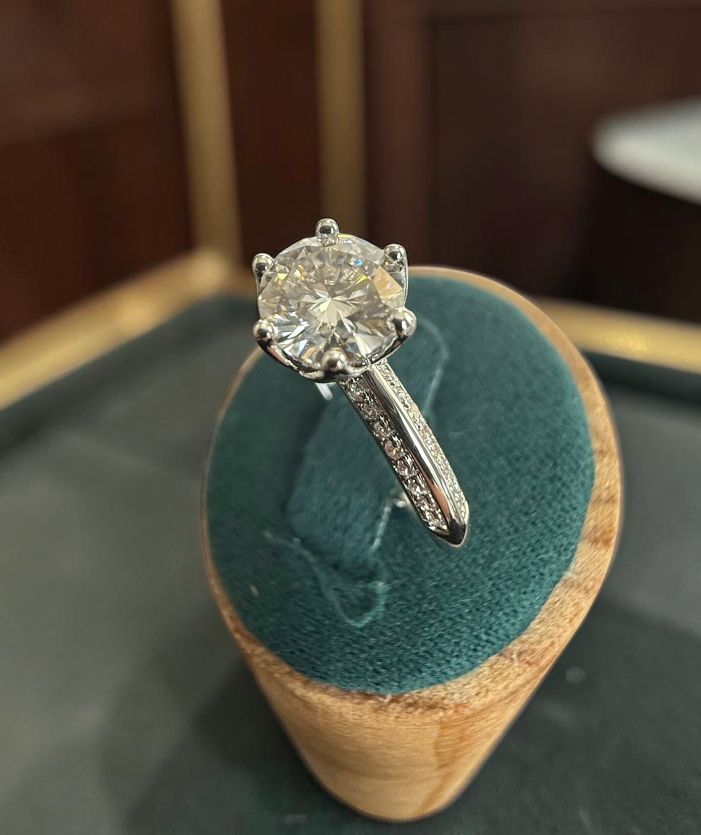 Round Cut Moissanite Solitaire Ring for Women – High-Quality Brass, Pavé Band, GRA Certificate & Gift Box Included 7054