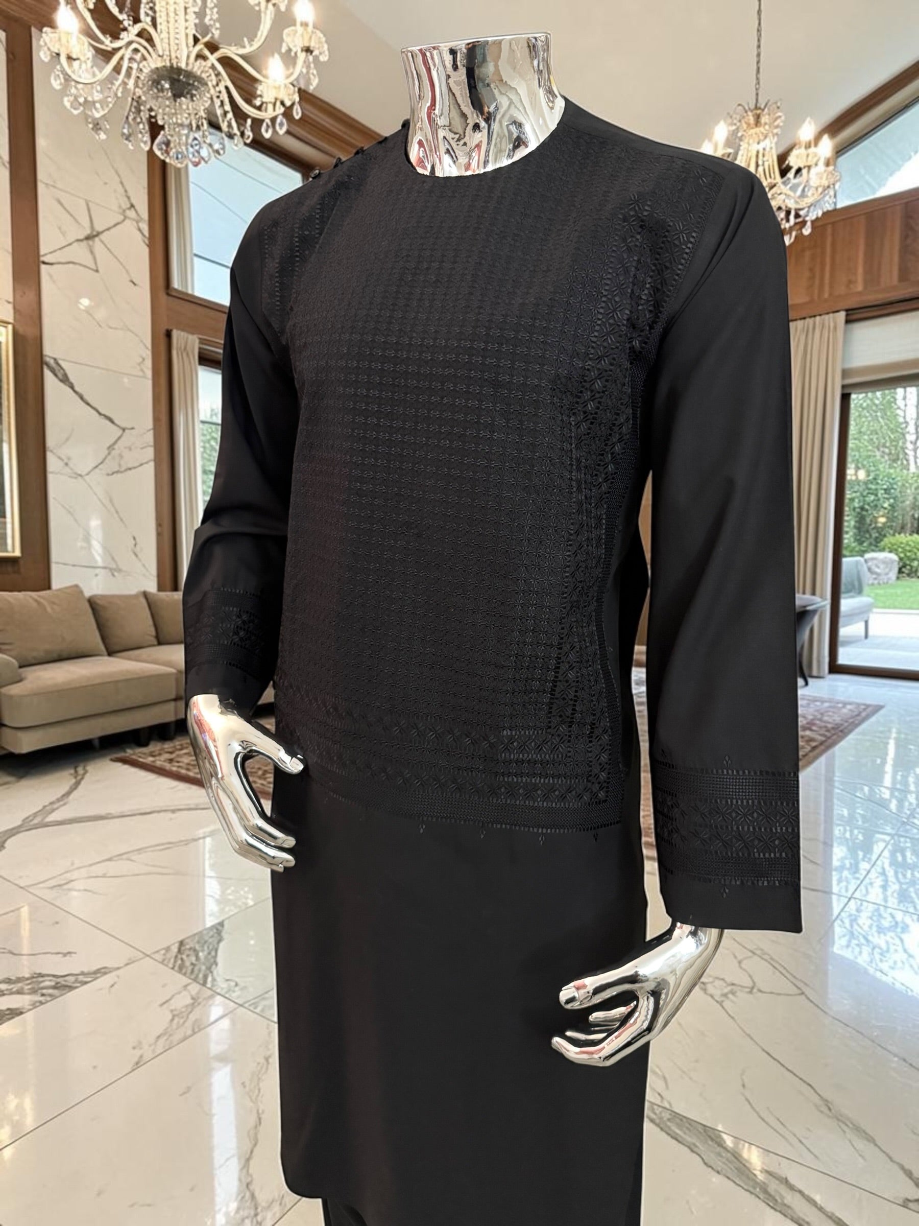 Medium Black Afghan Kameez with Machine Embroidery | Traditional Men’s Parahan Tunban