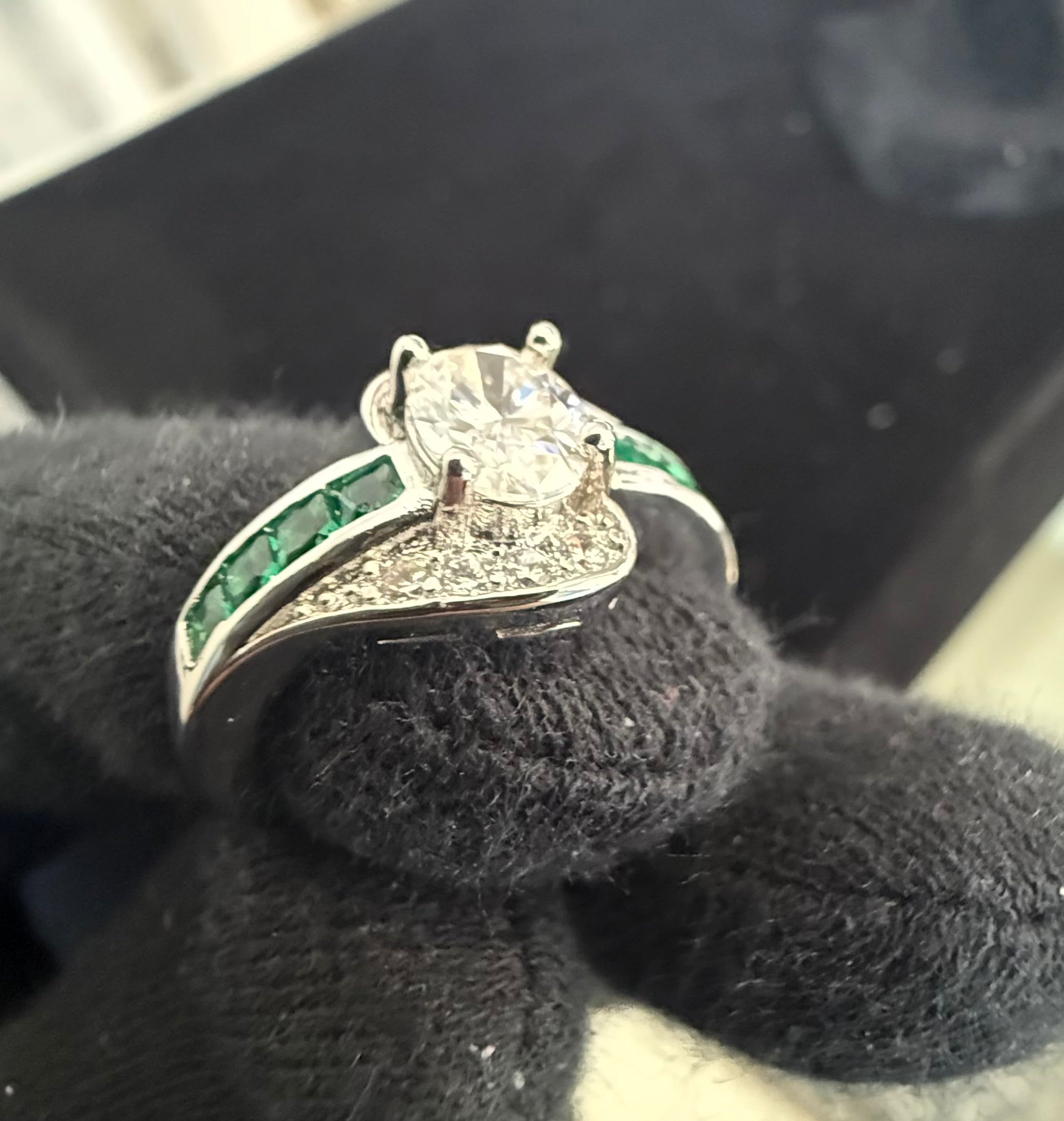 Women’s Moissanite Ring Size 5.5 – Sparkling Elegant Statement Ring. 6020