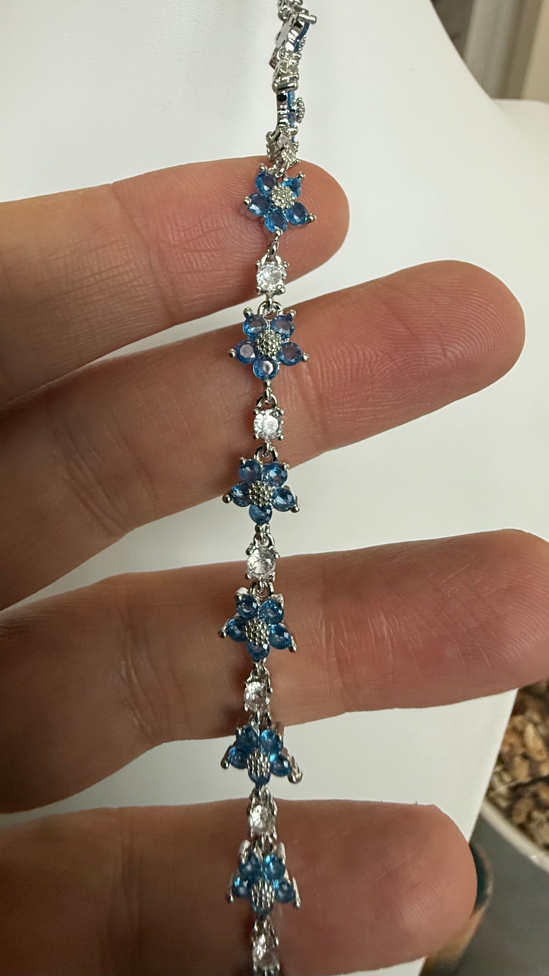 Blue Crystal Flower Bracelet – Silver Tone Floral Rhinestone Link Bracelet for Women 7072