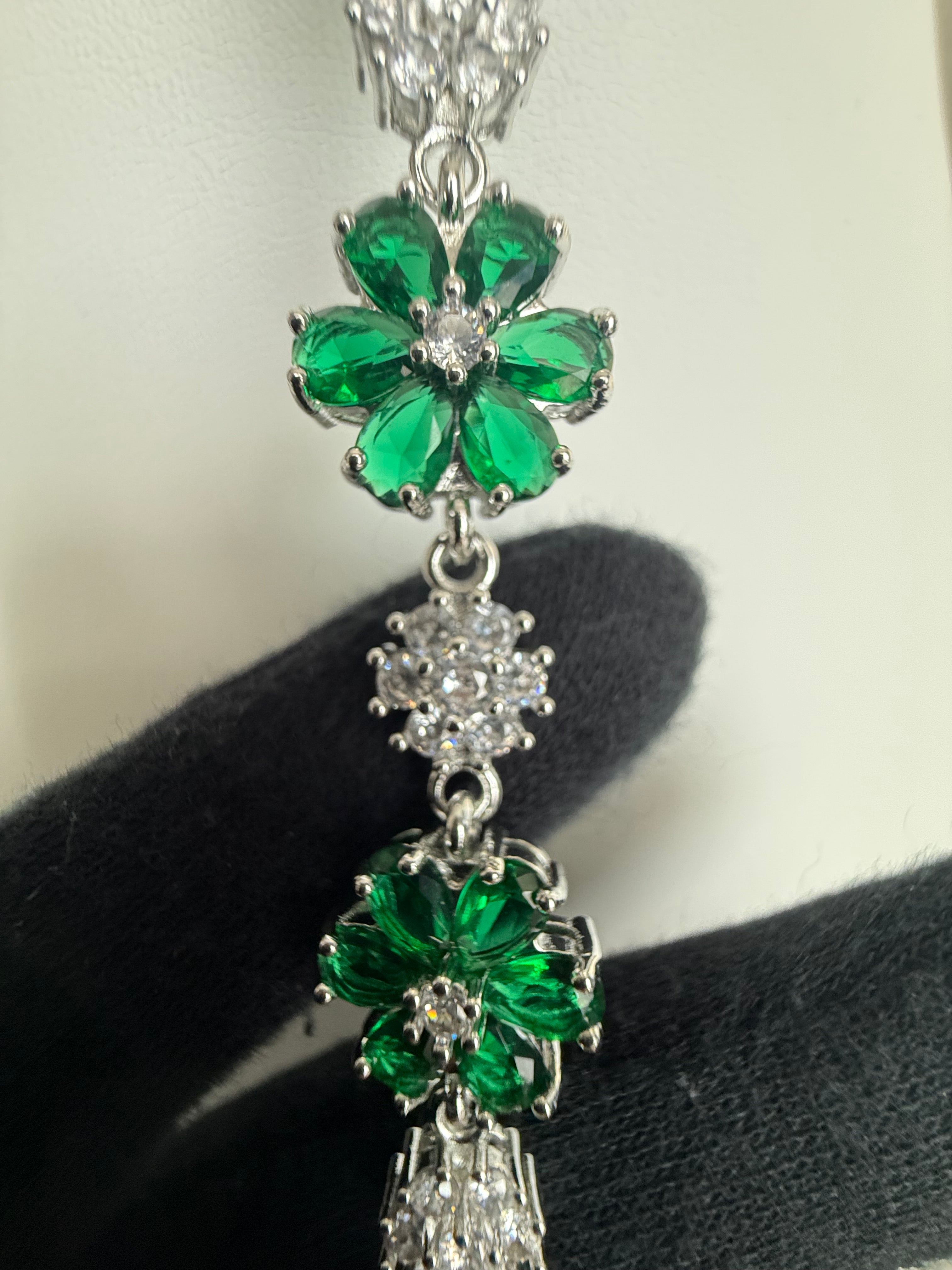 Emerald Green Floral Crystal Link Bracelet – Silver Tone Flower Statement Jewelry 7137