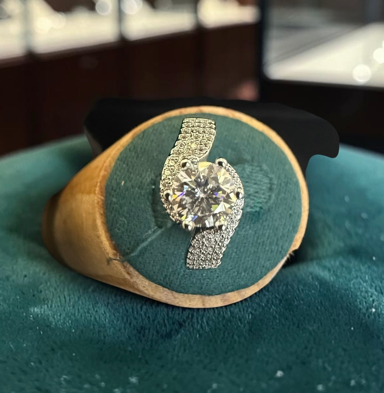 Adjustable Moissanite Statement Ring for Women – Round Cut Crossover Pavé Ring, High-Quality Brass, GRA Certificate & Gift Box Included 7056