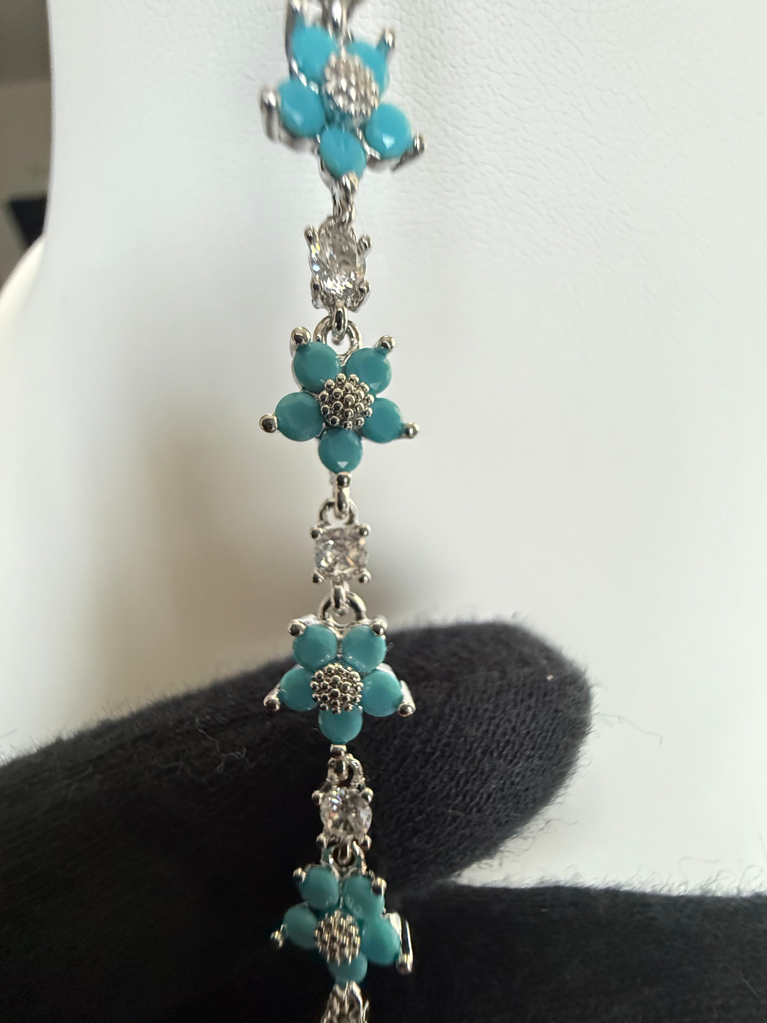 Turquoise Blue Four-Leaf Clover Crystal Bracelet – Silver-Tone Floral Link Jewelry 7116