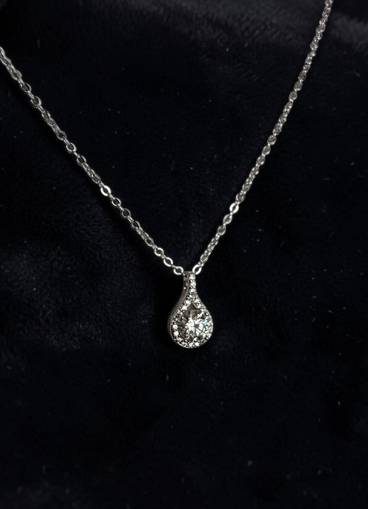 1 Carat Round Moissanite Teardrop Pendant Necklace – Silver Tone Halo Necklace with GRA Certificate & Jewelry Box 7064