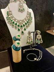 Emerald Green Kundan Half Bridal Jewelry Set – 6-Piece Necklace, Earrings, Sheeshphool, Nath & Adjustable Rings 6059