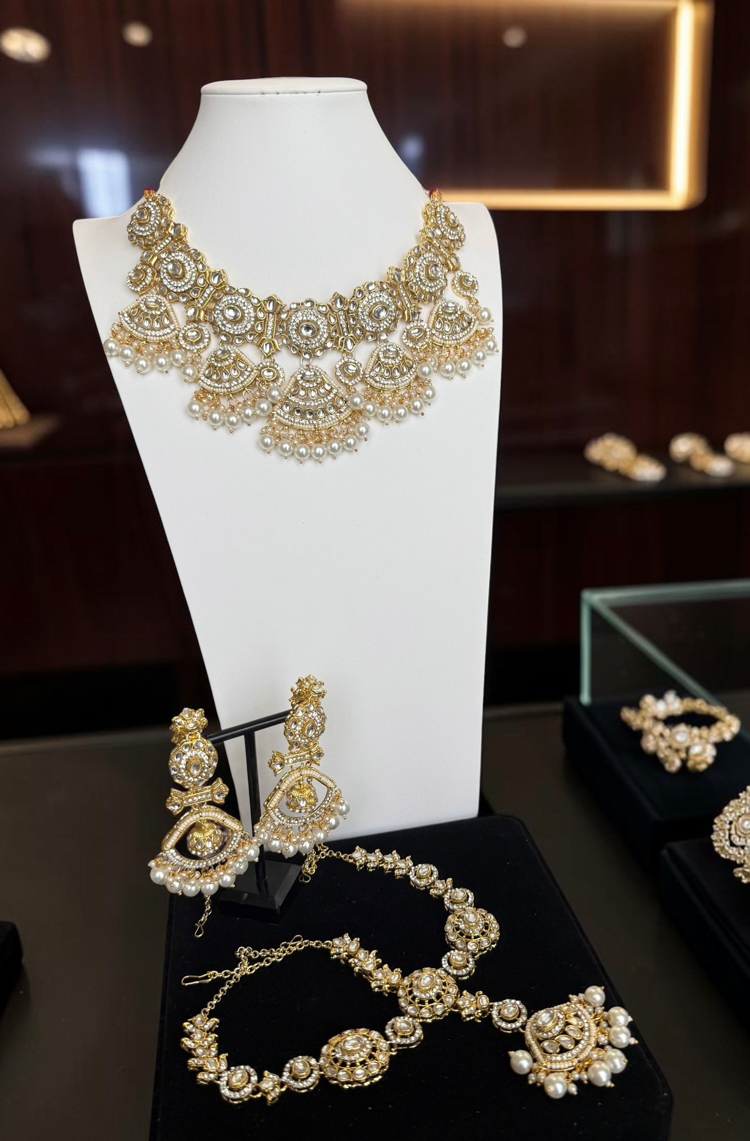 Luxury Kundan Bridal Jewelry Set with Sheeshphool, Necklace & Earrings – Ruby Red, Emerald Green & Pearl White