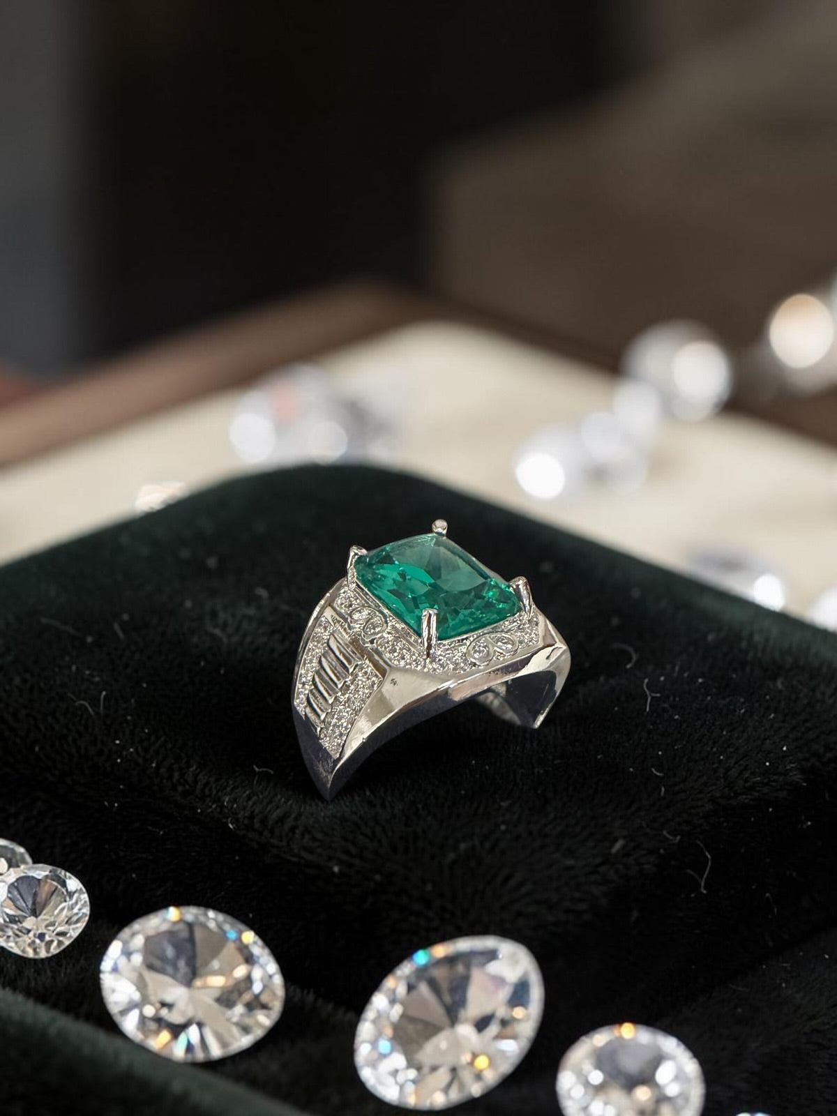 Men’s Emerald Green Zircon Signet Ring – Silver Plated Brass Statement Ring with Halo & Baguette Accents C1
