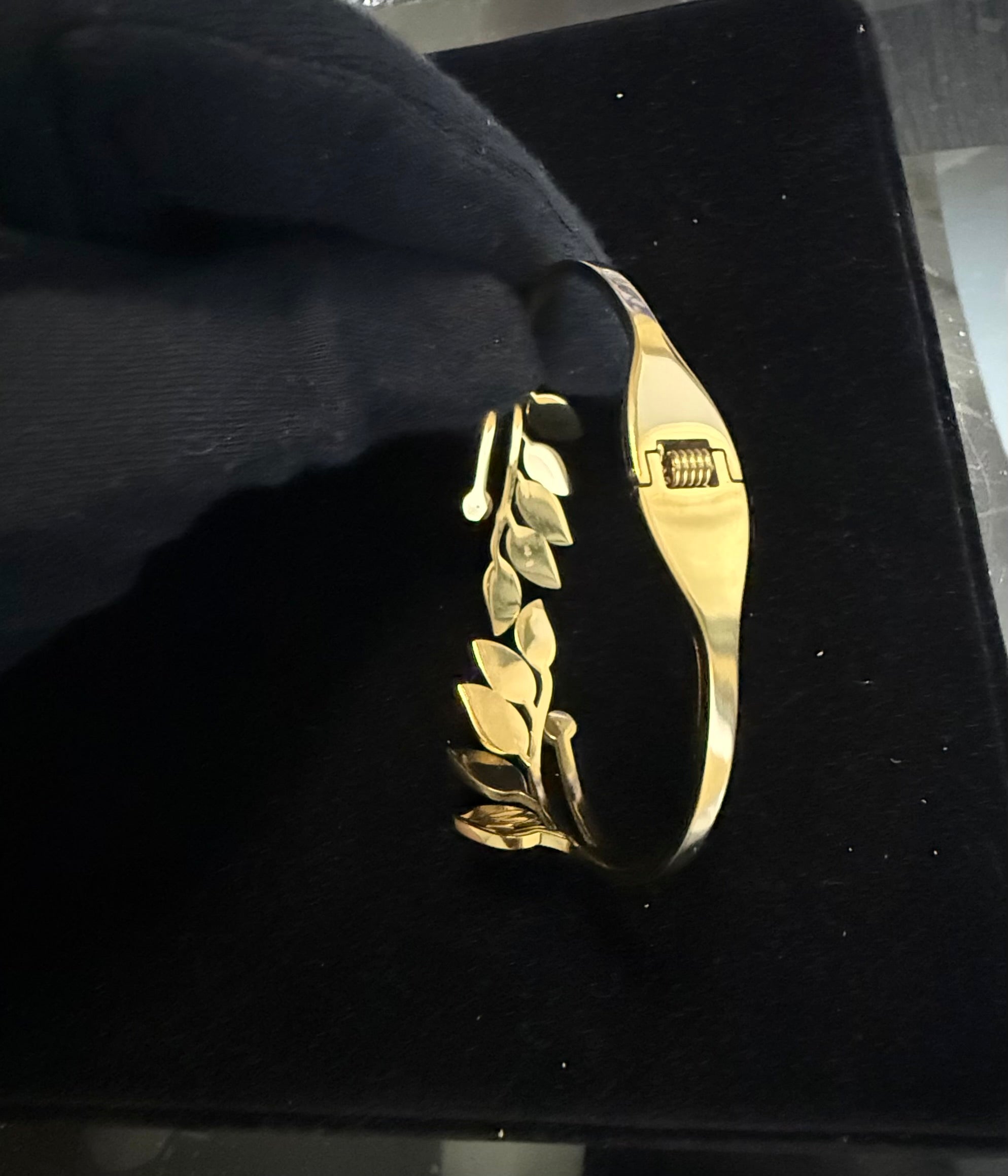Gold Tone Leaf Vine Stretch Open Bangle Bracelet with Clear Stone Accents 8060