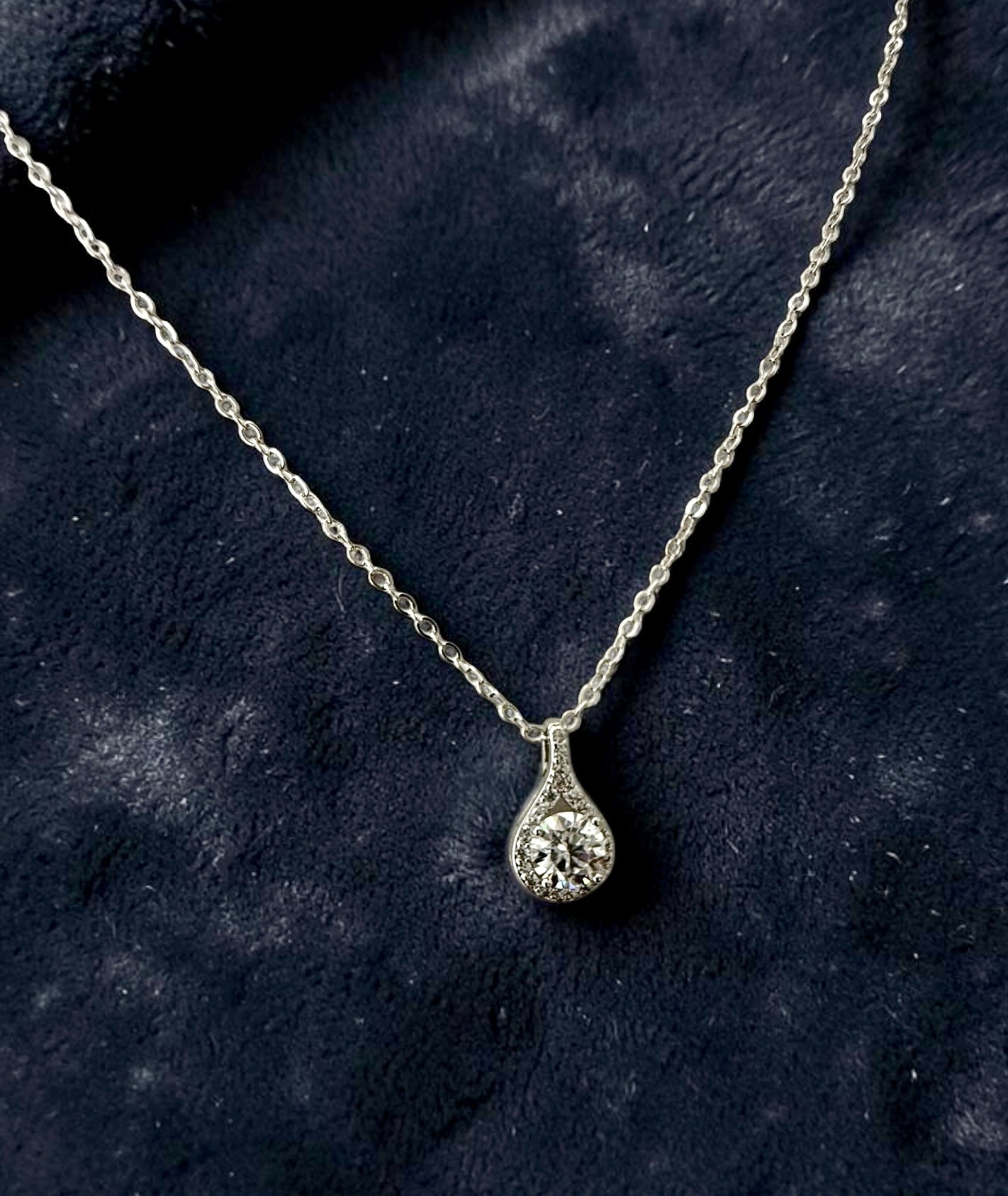 1 Carat Round Moissanite Teardrop Pendant Necklace – Silver Tone Halo Necklace with GRA Certificate & Jewelry Box 7064