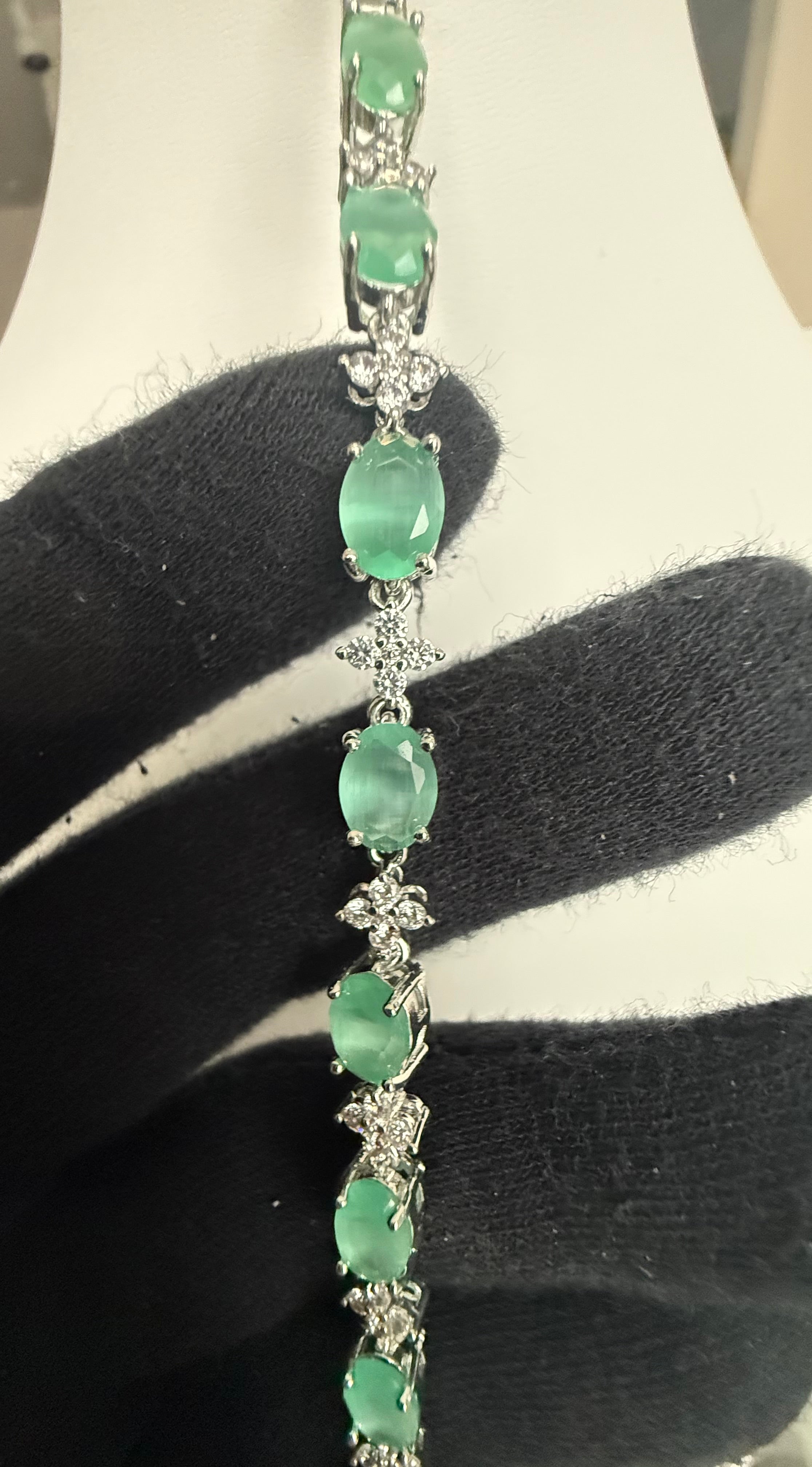 Mint Green Oval Crystal Link Bracelet – Silver-Tone Floral Accent Bracelet for Women 7125