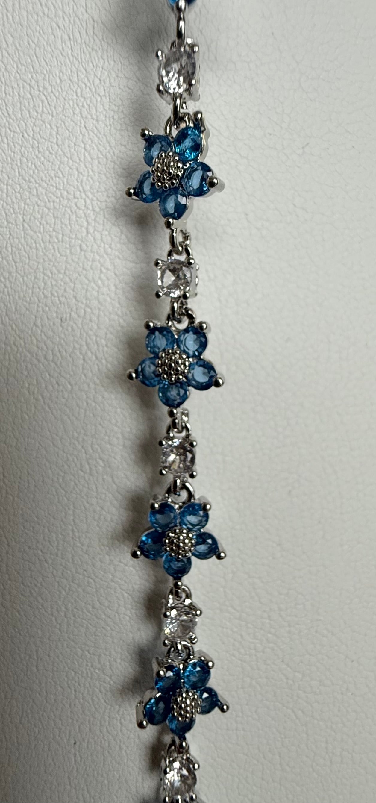 Blue Crystal Flower Bracelet – Silver Tone Floral Rhinestone Link Bracelet for Women 7072